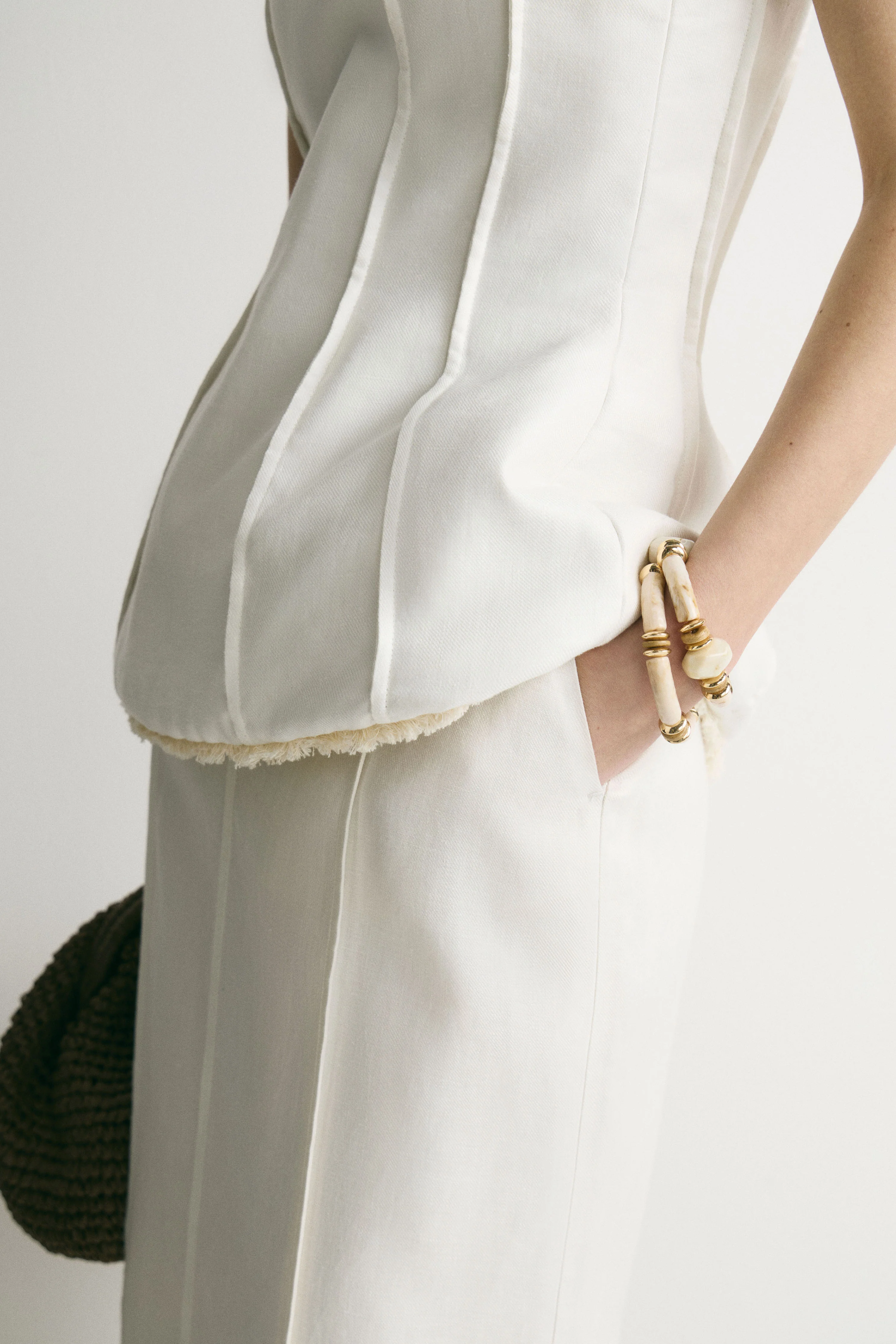 LINEN HOURGLASS TOP - Image 3