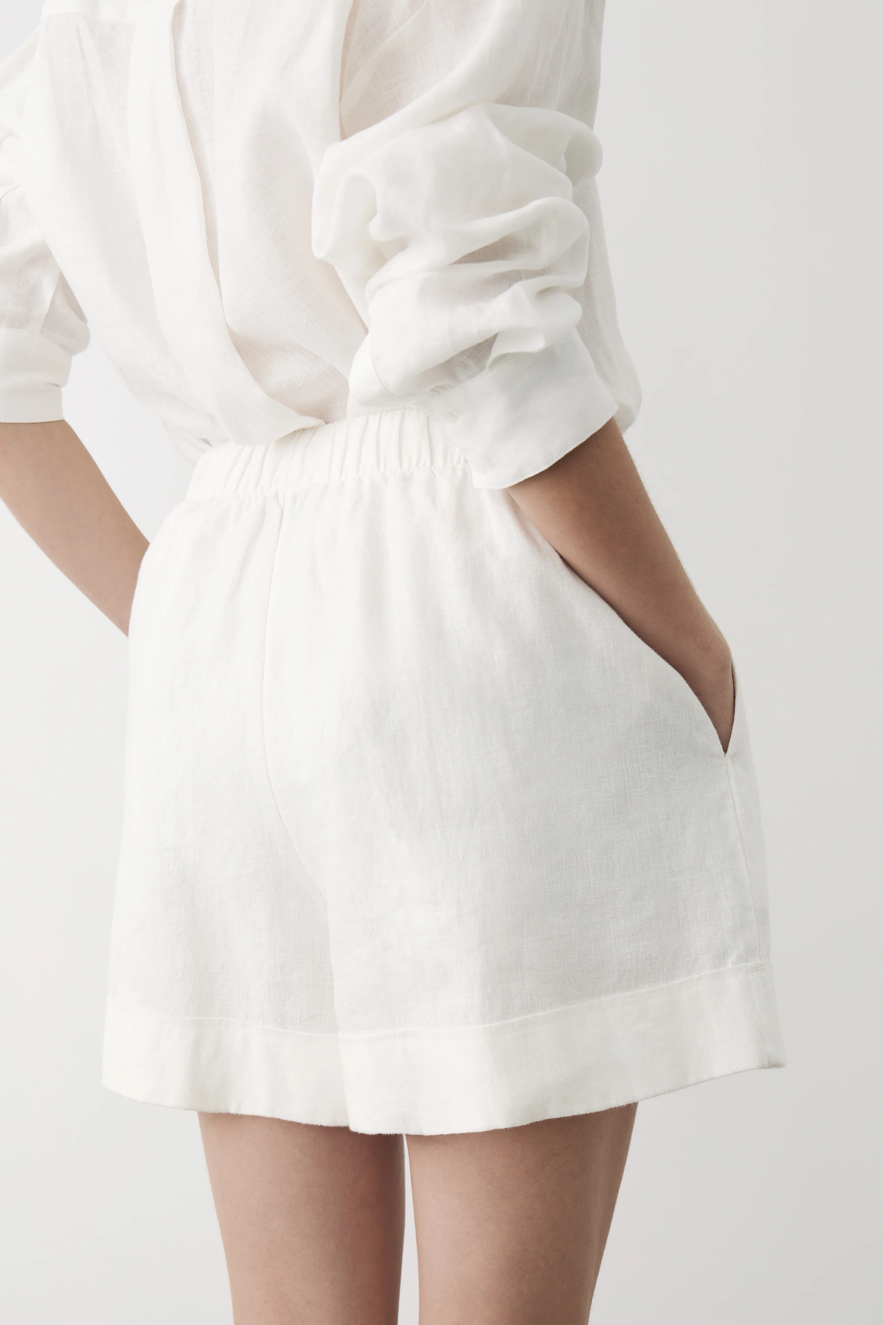 LINEN MINI SHORTS - Image 3