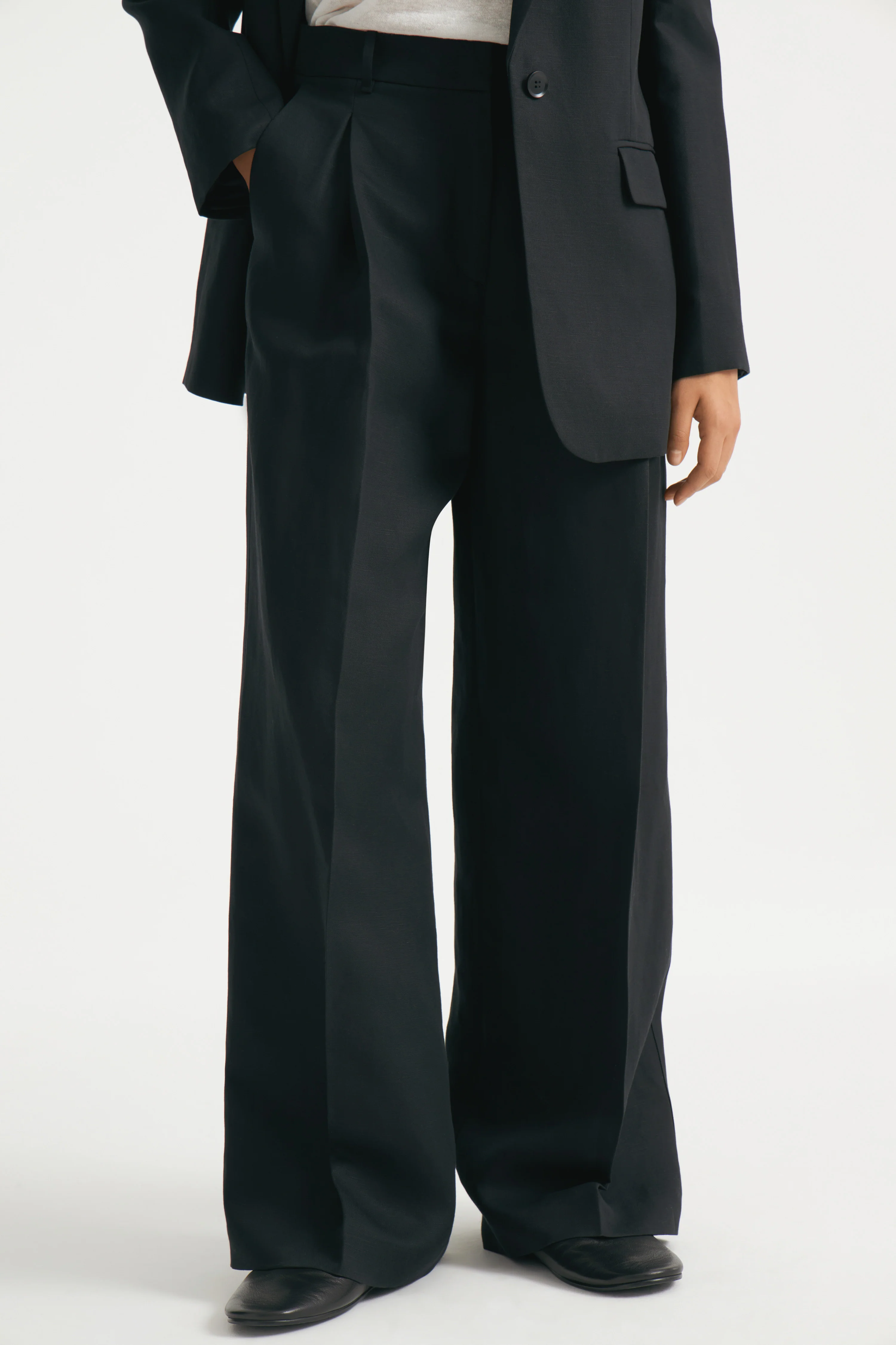 LYOCELL-LINEN TROUSERS WITH DARTS - Image 2
