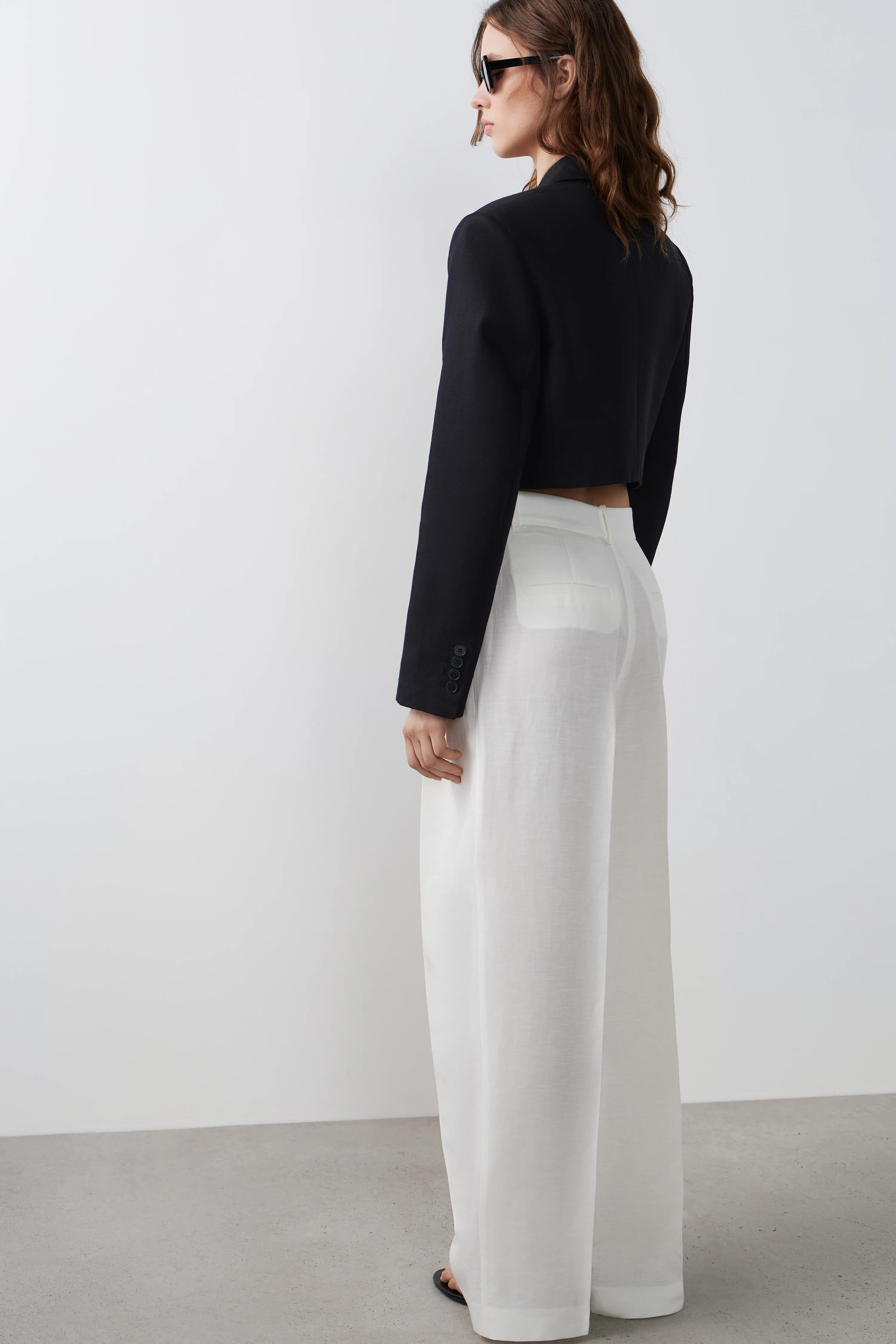 LYOCELL-LINEN TROUSERS WITH DARTS - Image 4