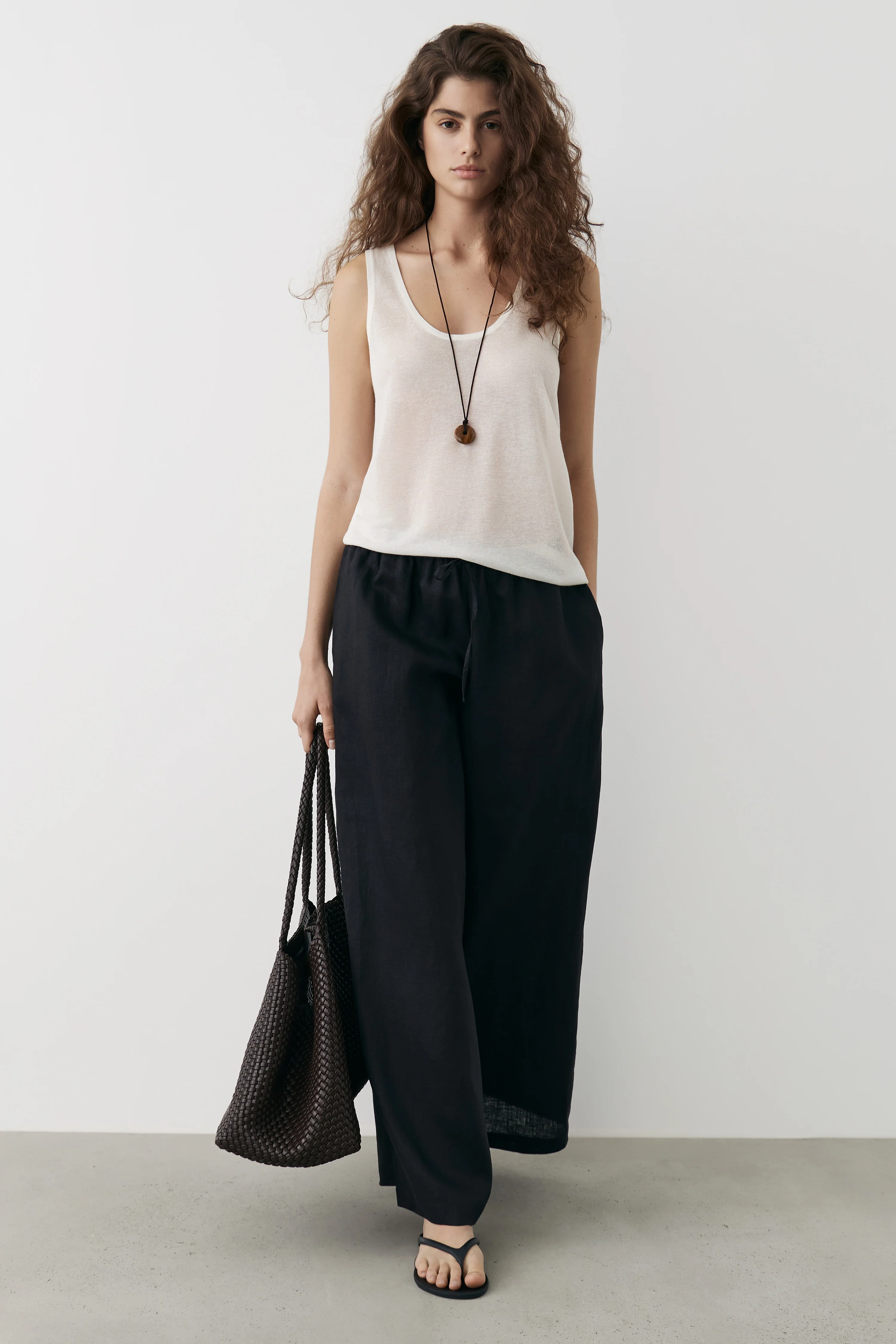 LOOSE-FIT WIDE-LEG LINEN TROUSERS