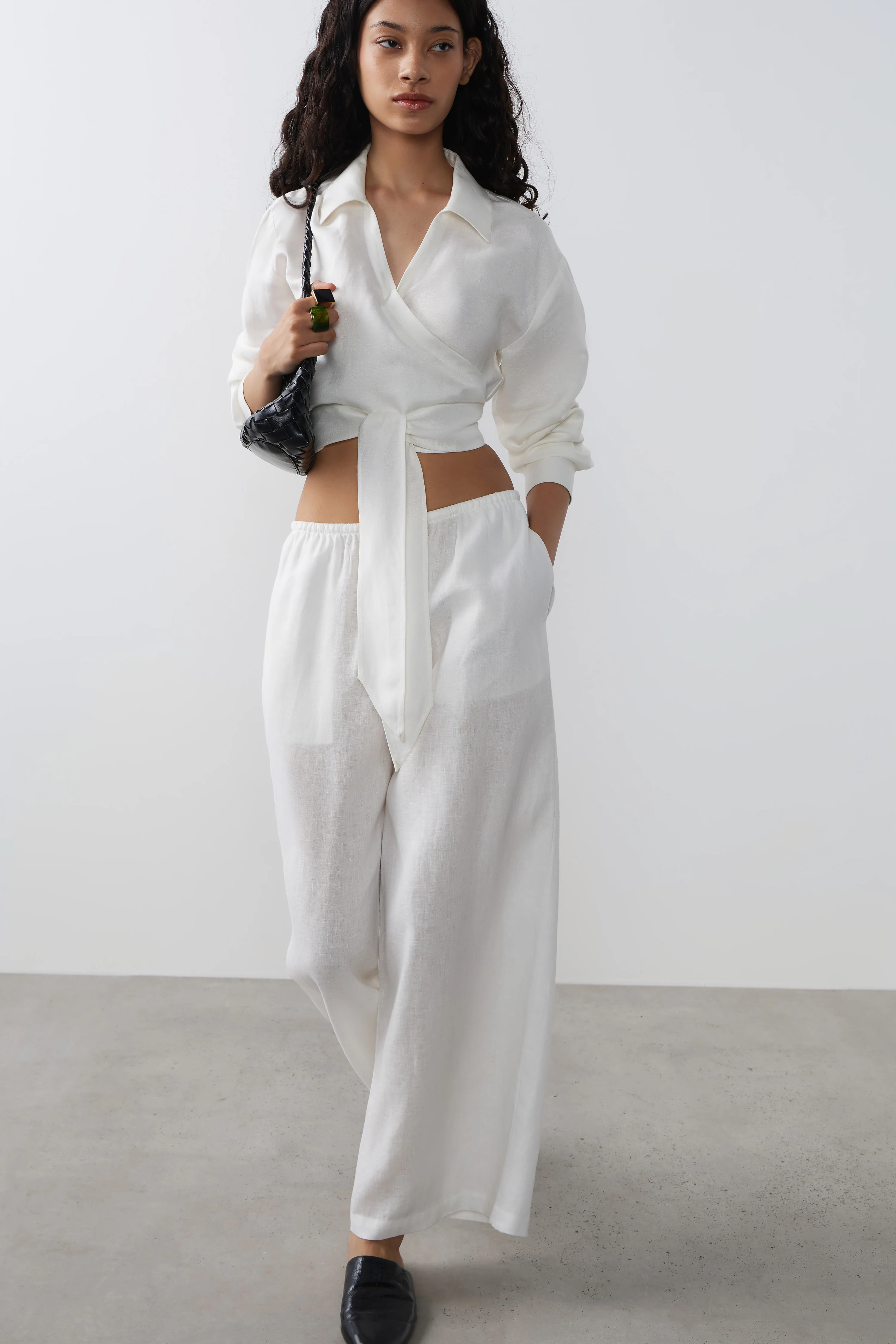 LOOSE-FIT WIDE-LEG LINEN TROUSERS