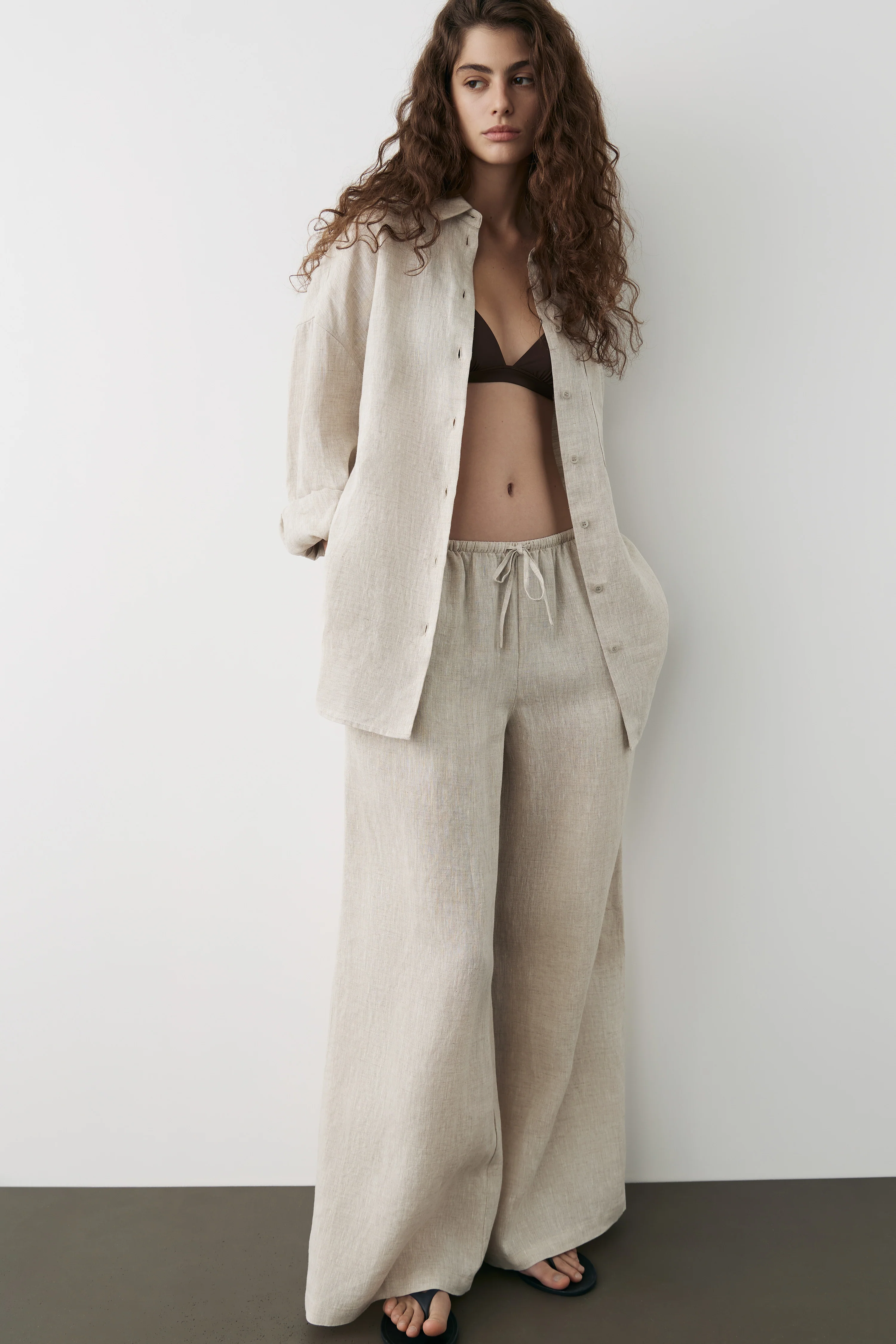 LOOSE-FIT WIDE-LEG LINEN TROUSERS