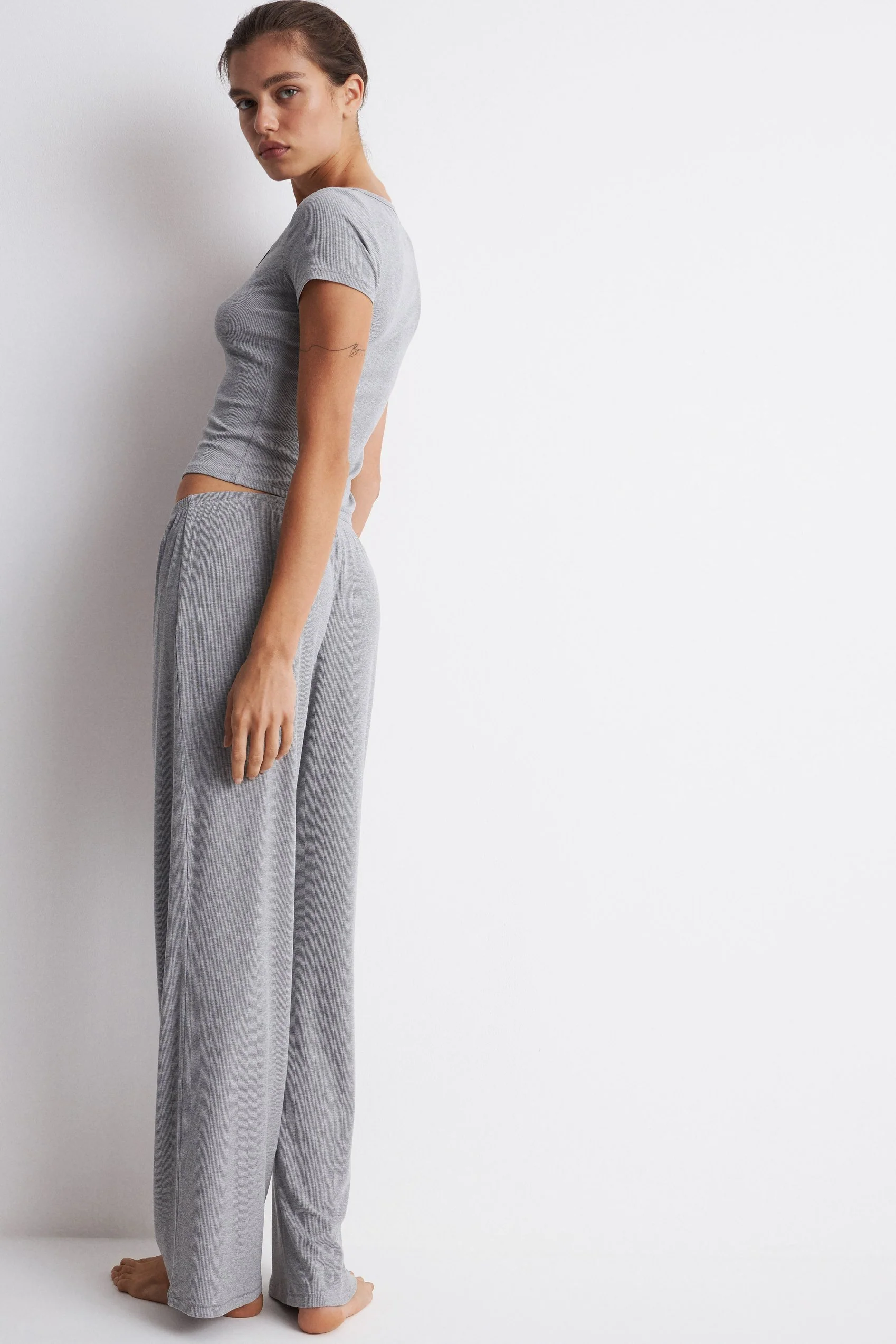SLIM-CUT MODAL T-SHIRT - Image 9