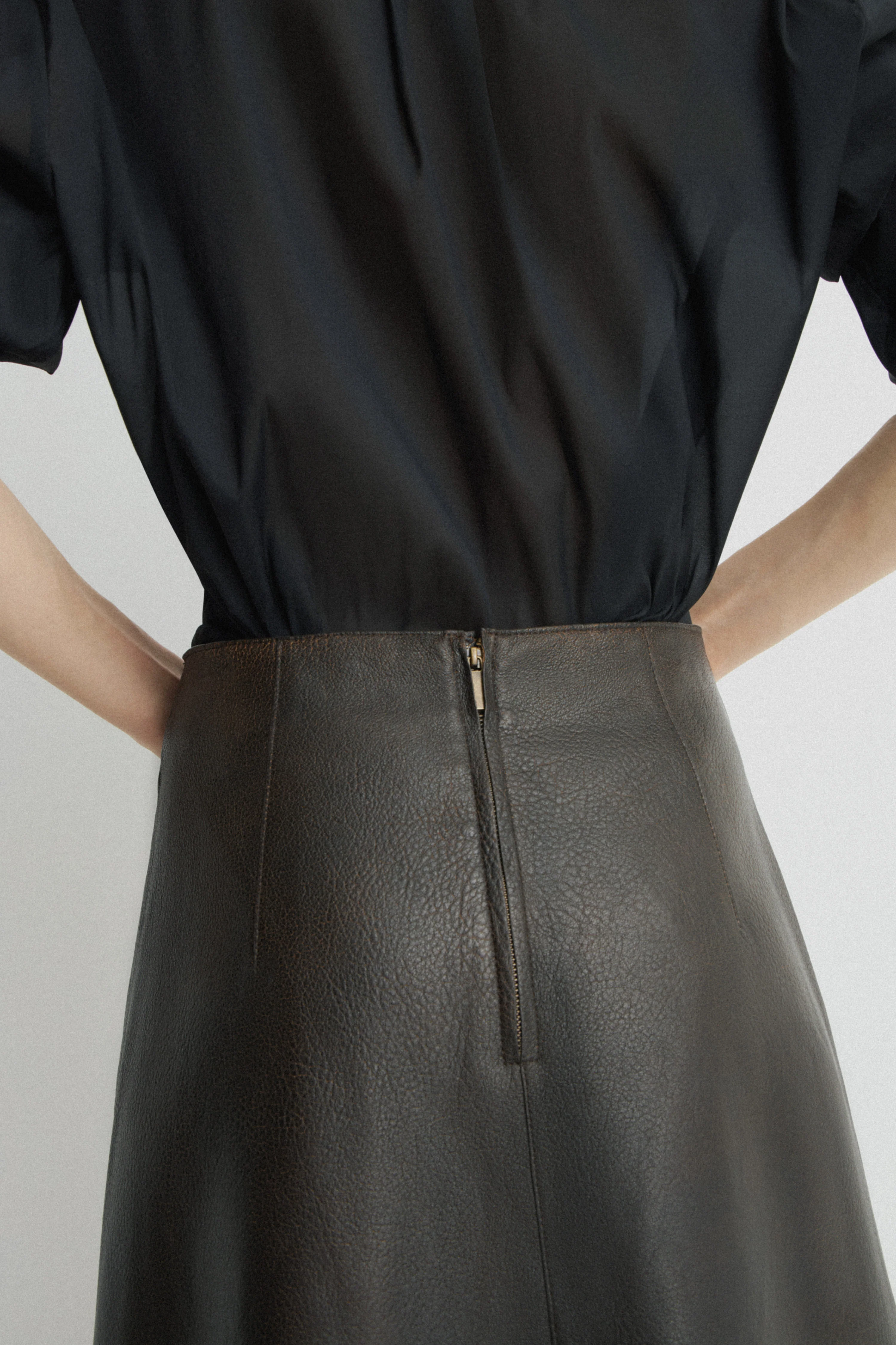 NATURAL LEATHER MIDI SKIRT - Image 4