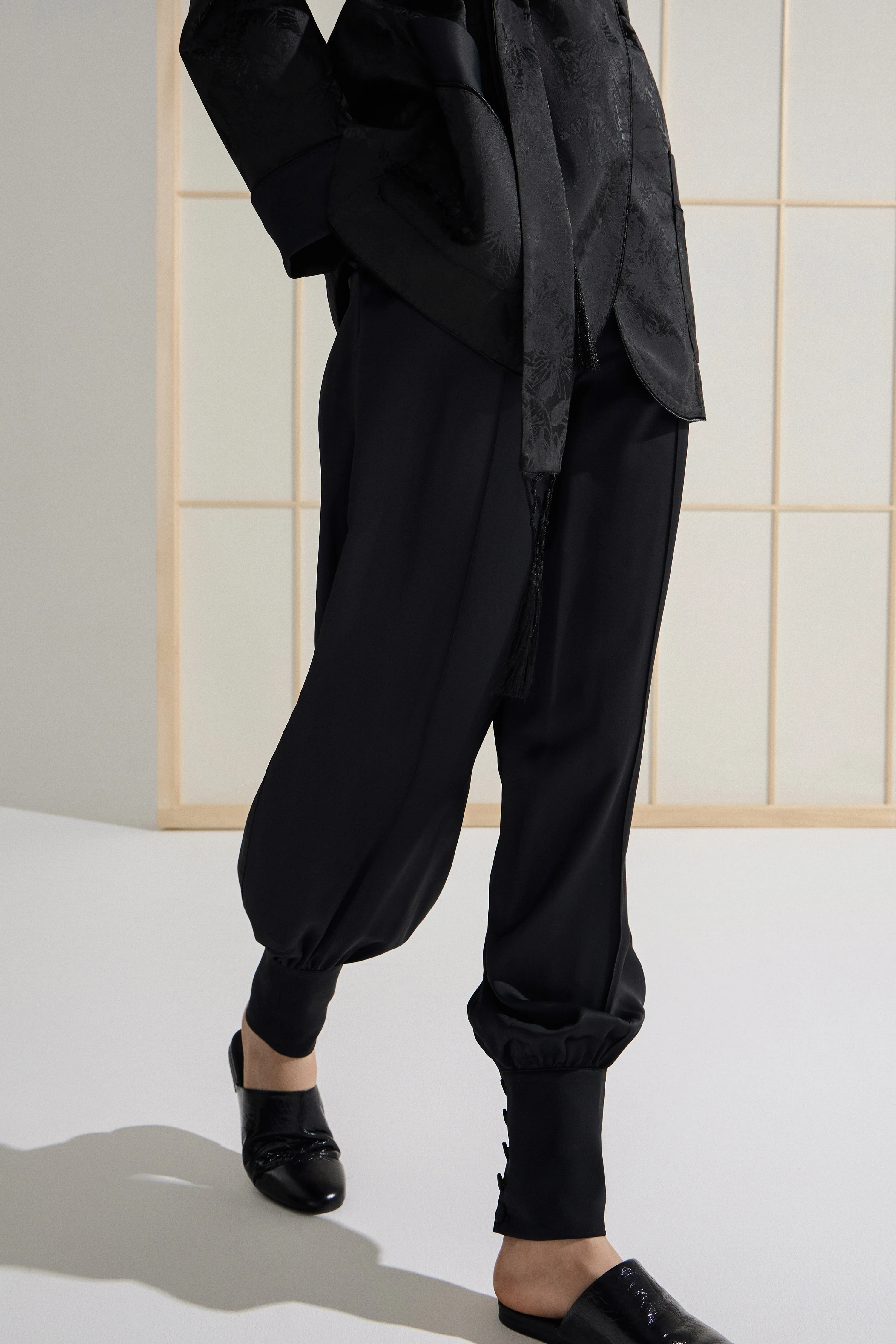 ORIENTAL-LOOK VISCOSE TROUSERS - Image 2
