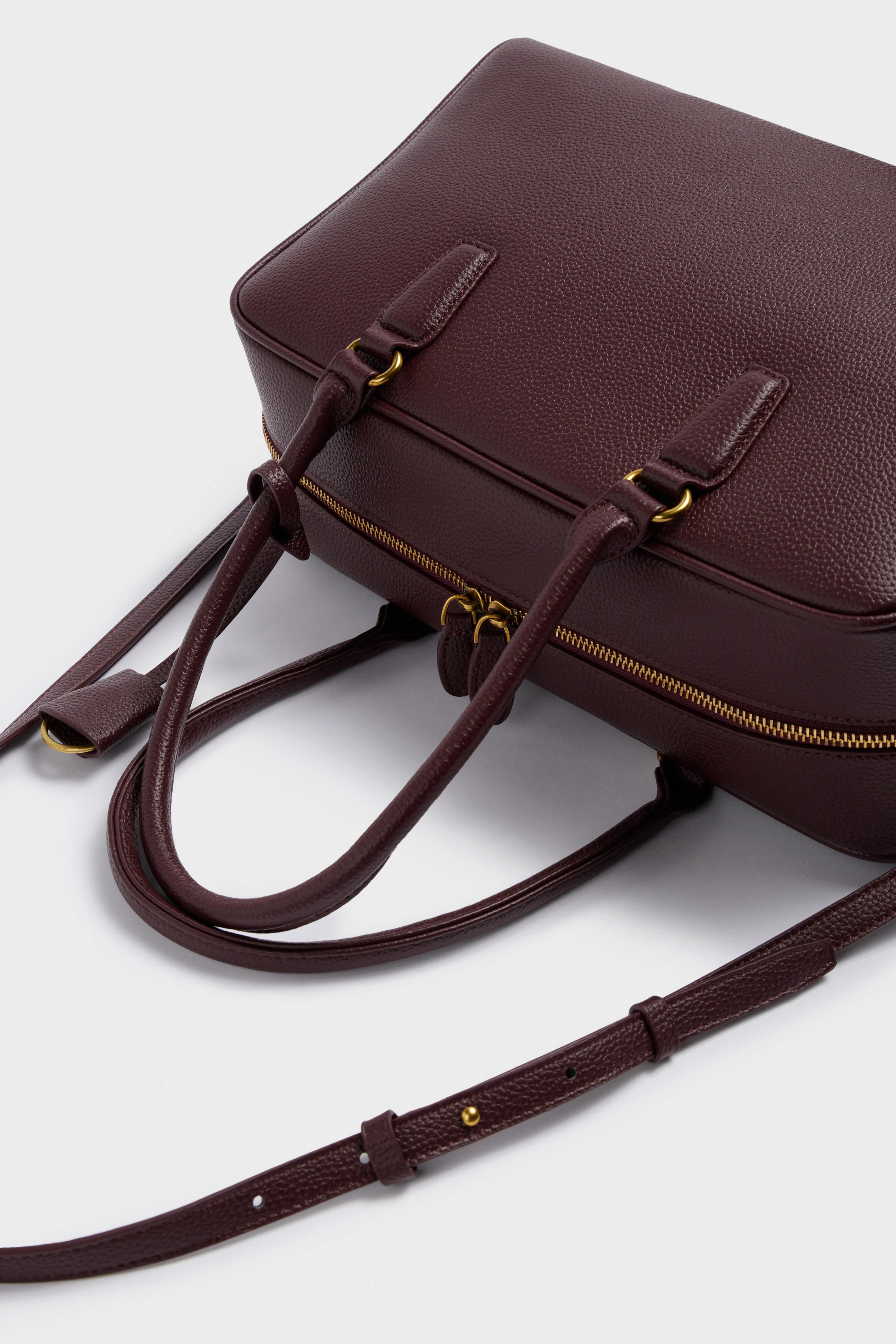 PENDANT-DETAIL FAUX LEATHER BAG - Image 5