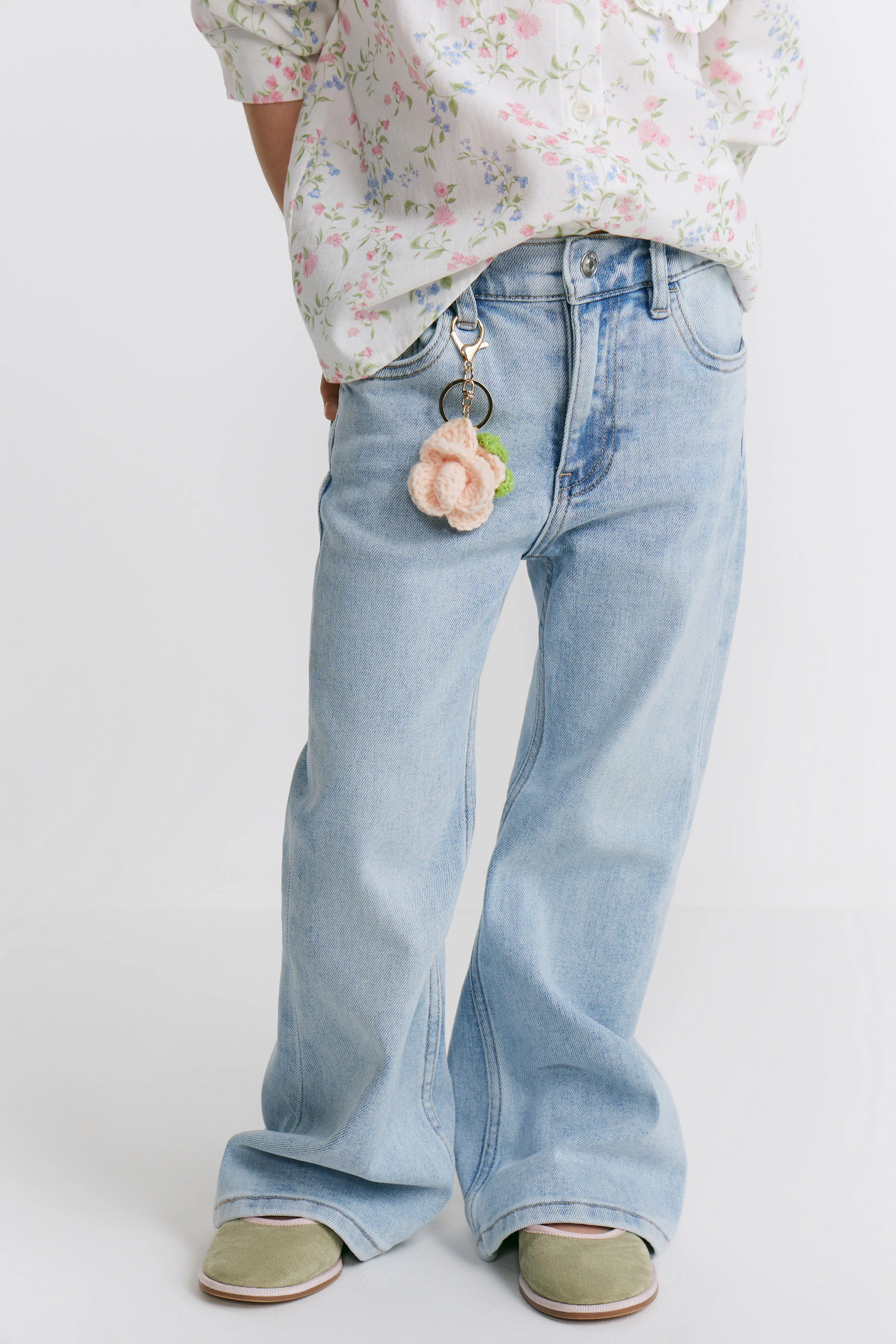 PENDANT-DETAIL FLARED JEANS - Image 3