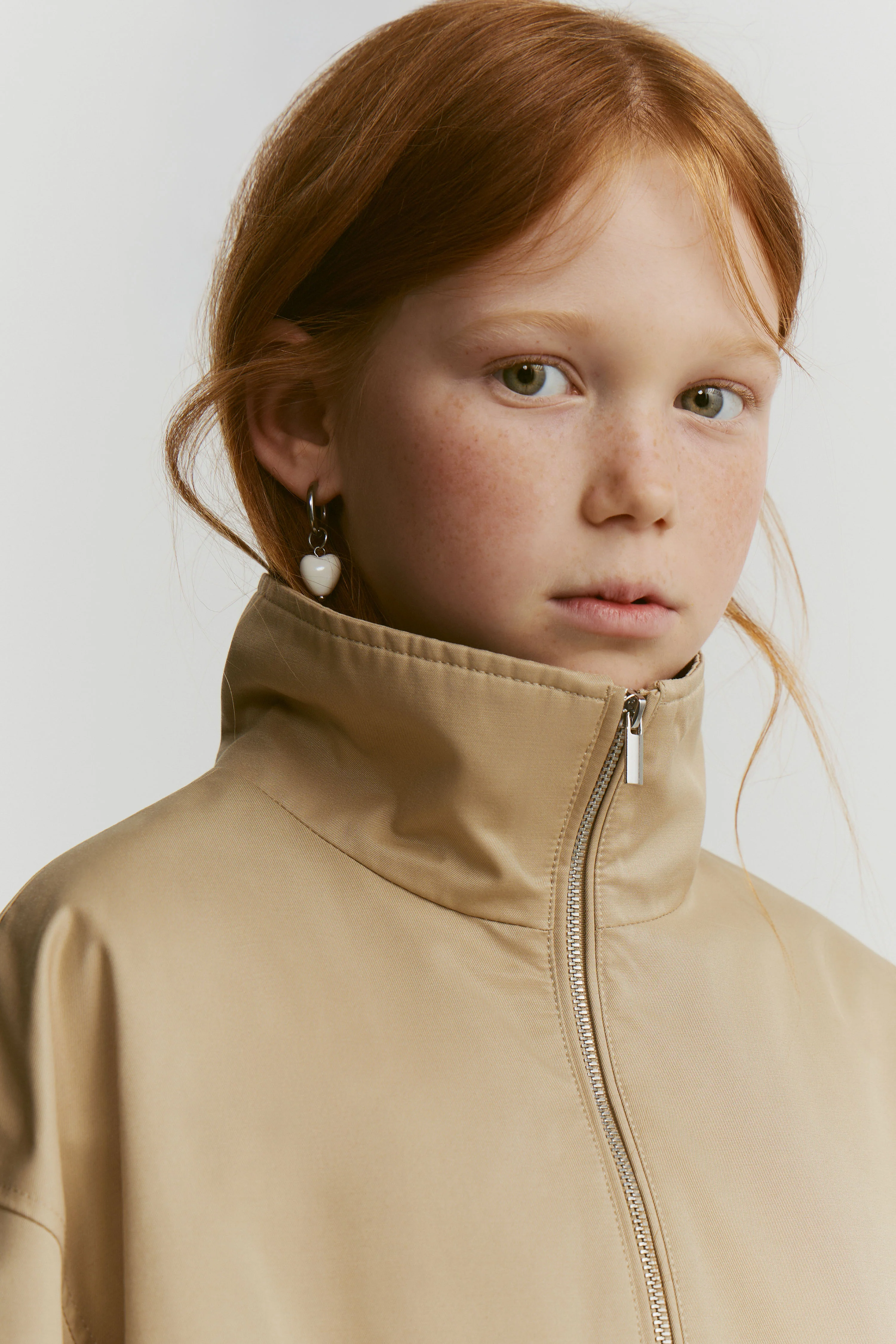 PENDANT-DETAIL ASYMMETRIC EARRINGS