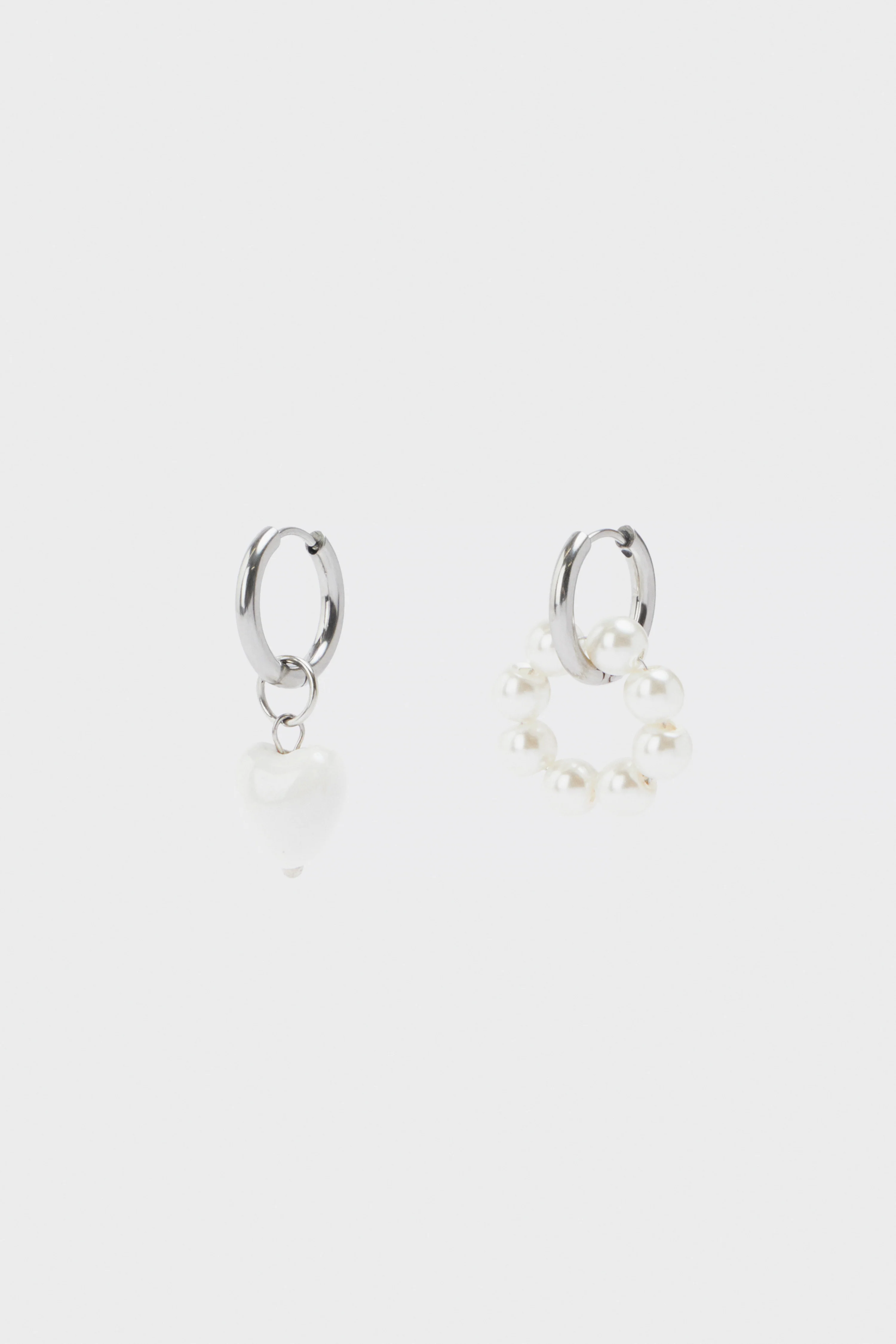 PENDANT-DETAIL ASYMMETRIC EARRINGS - Image 4