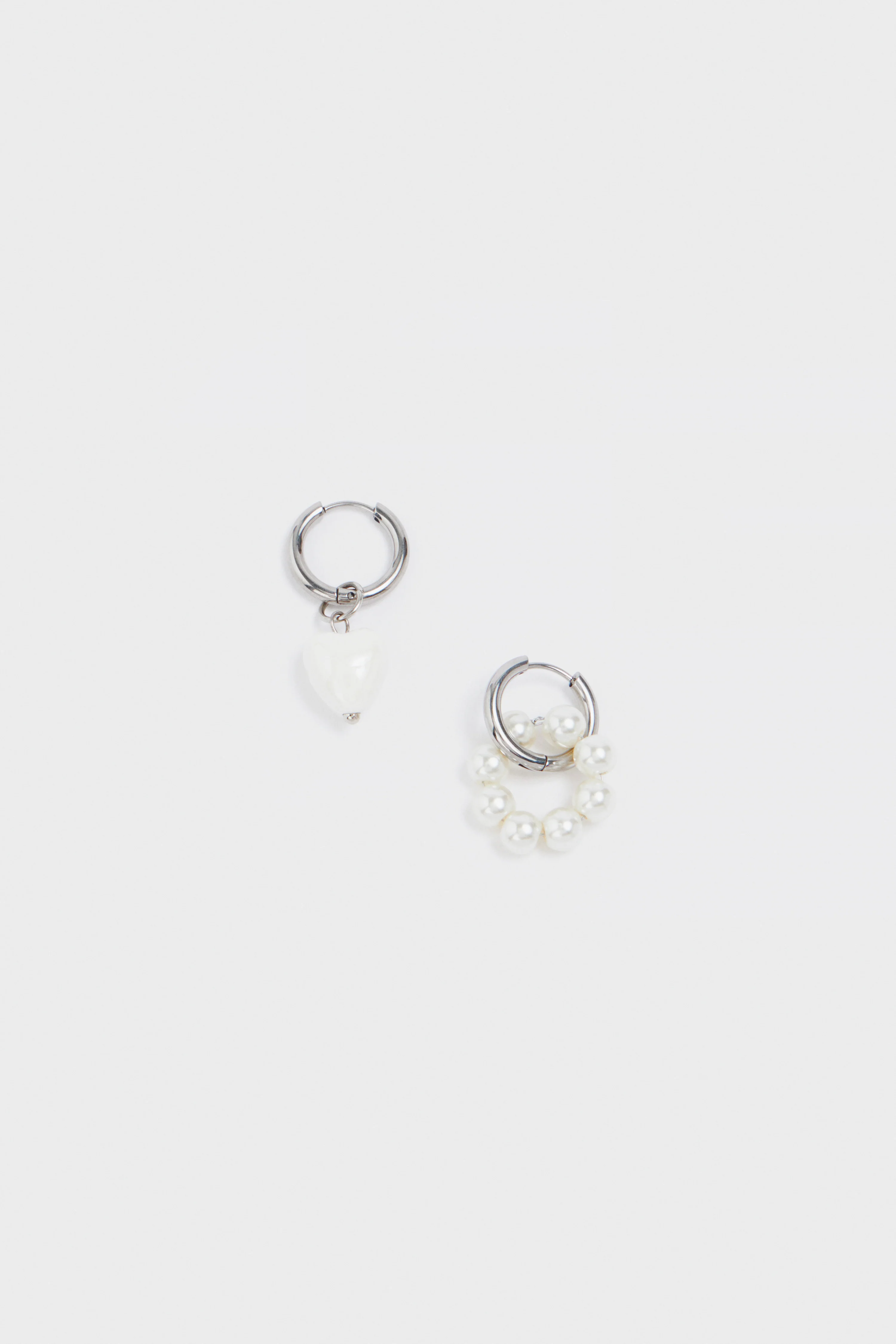 PENDANT-DETAIL ASYMMETRIC EARRINGS - Image 5
