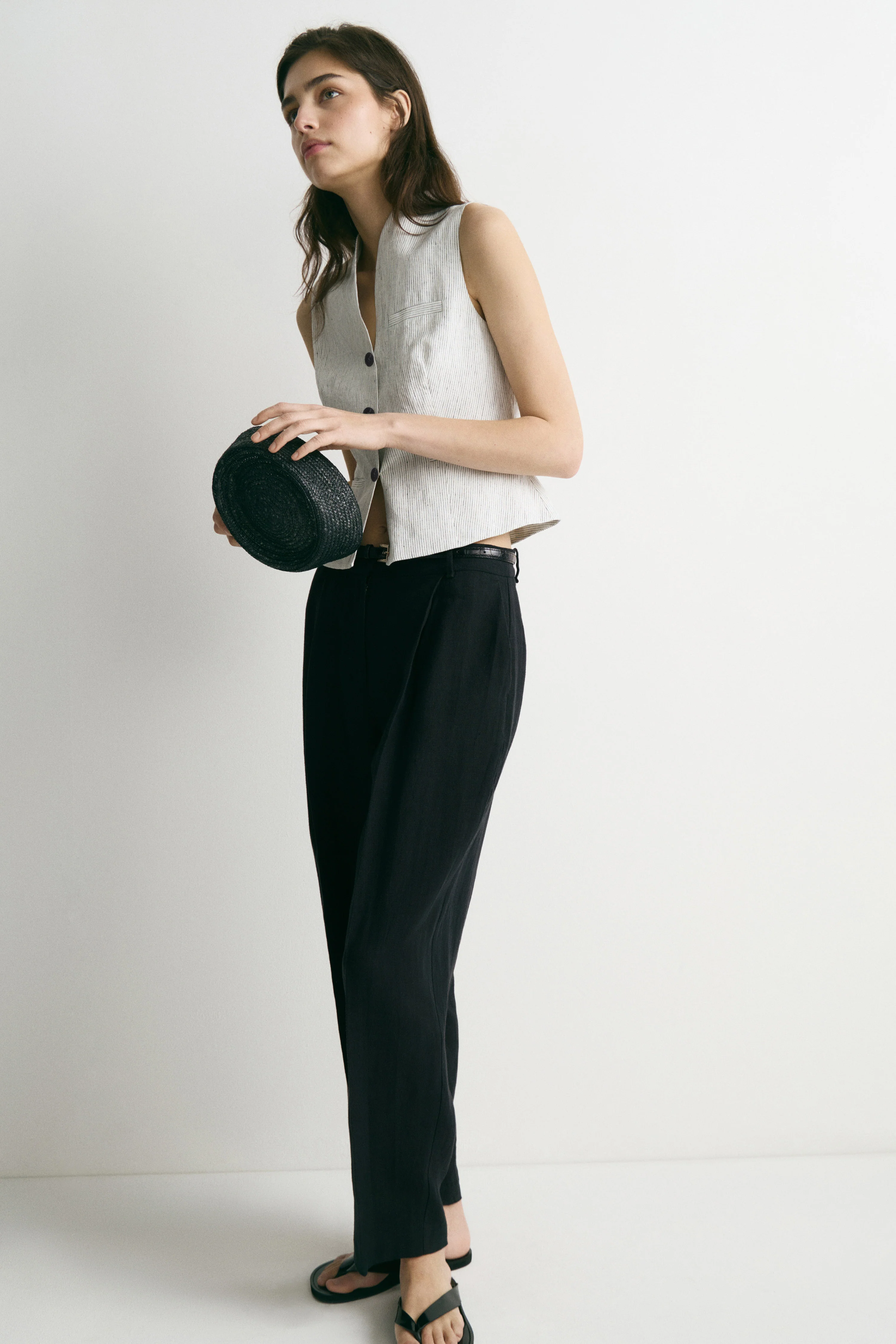PLEAT-FRONT LINEN TROUSERS
