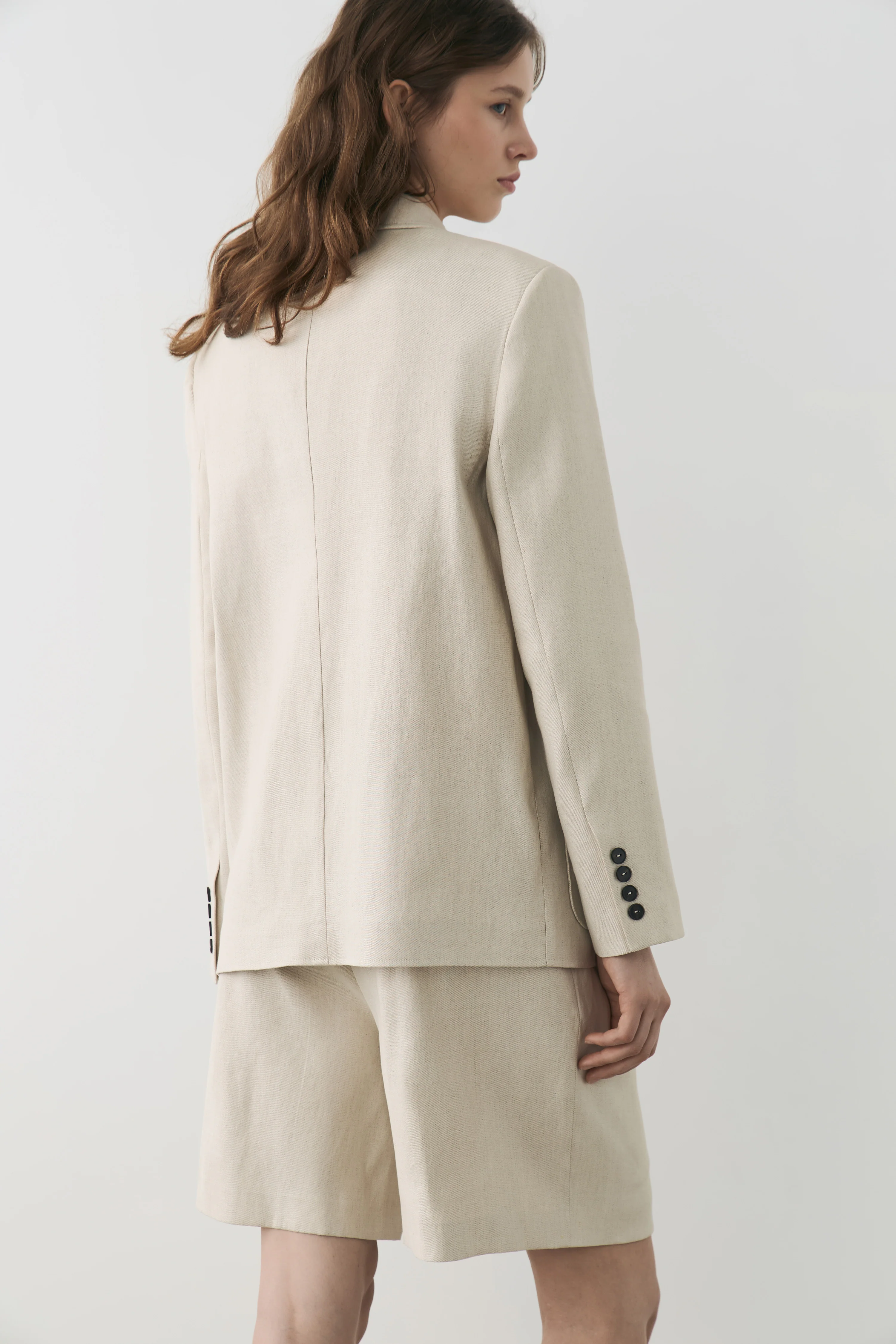 LINEN-VISCOSE BERMUDA SHORTS - Image 4