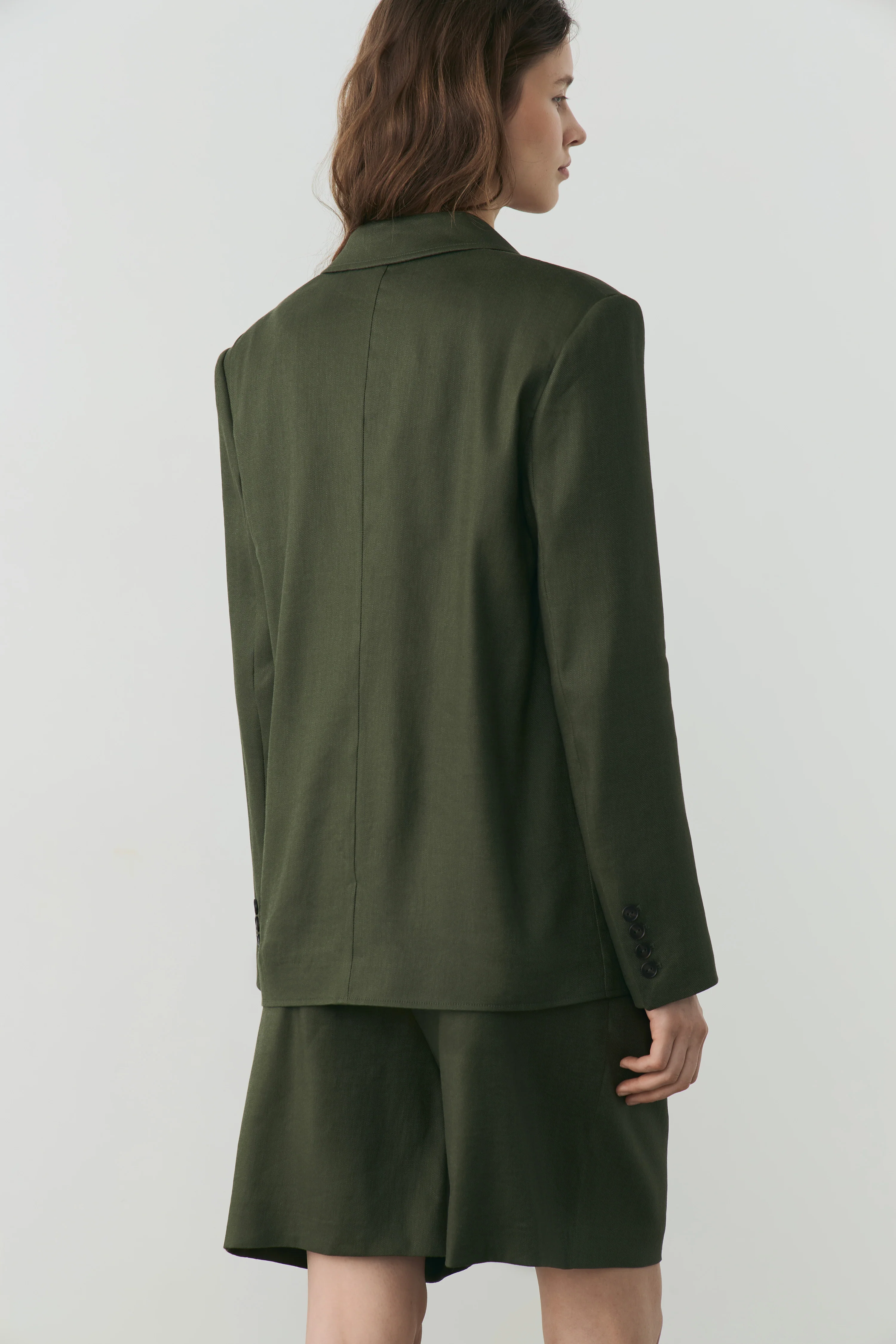 LINEN-VISCOSE BERMUDA SHORTS - Image 4