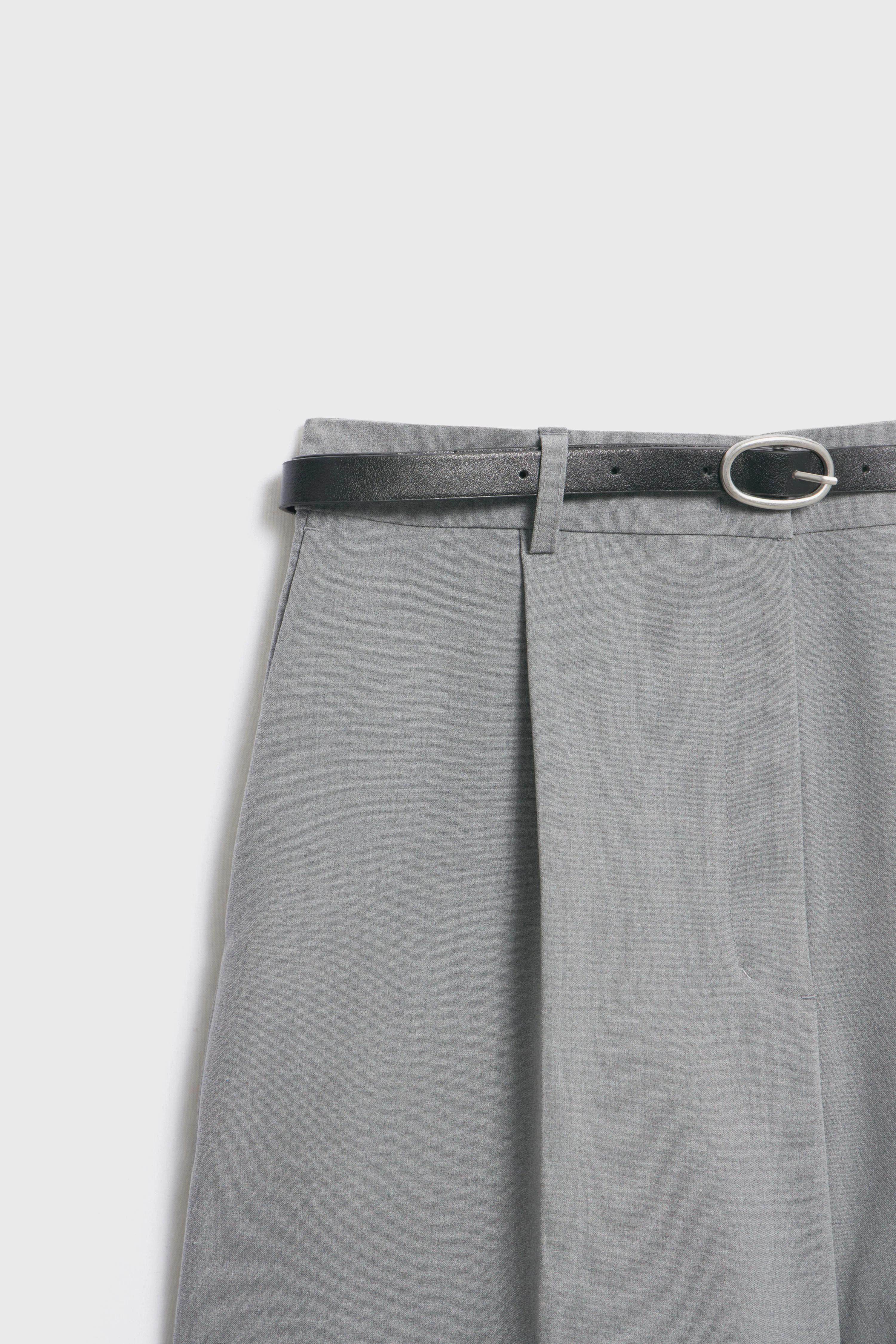 PLEATED SHORTS WITH BELT - Image 7