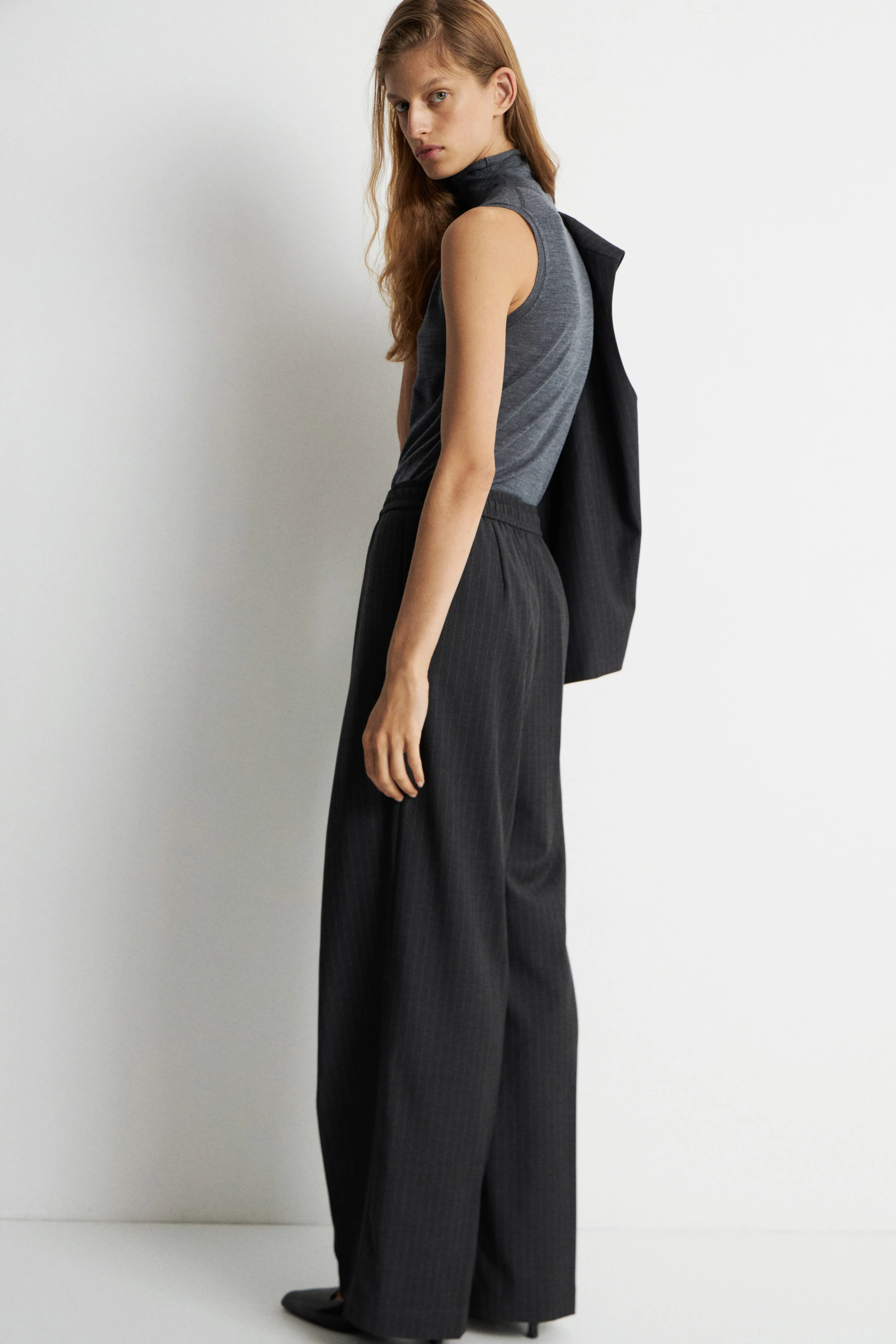 PLEATED VISCOSE-WOOL TROUSERS - Image 4