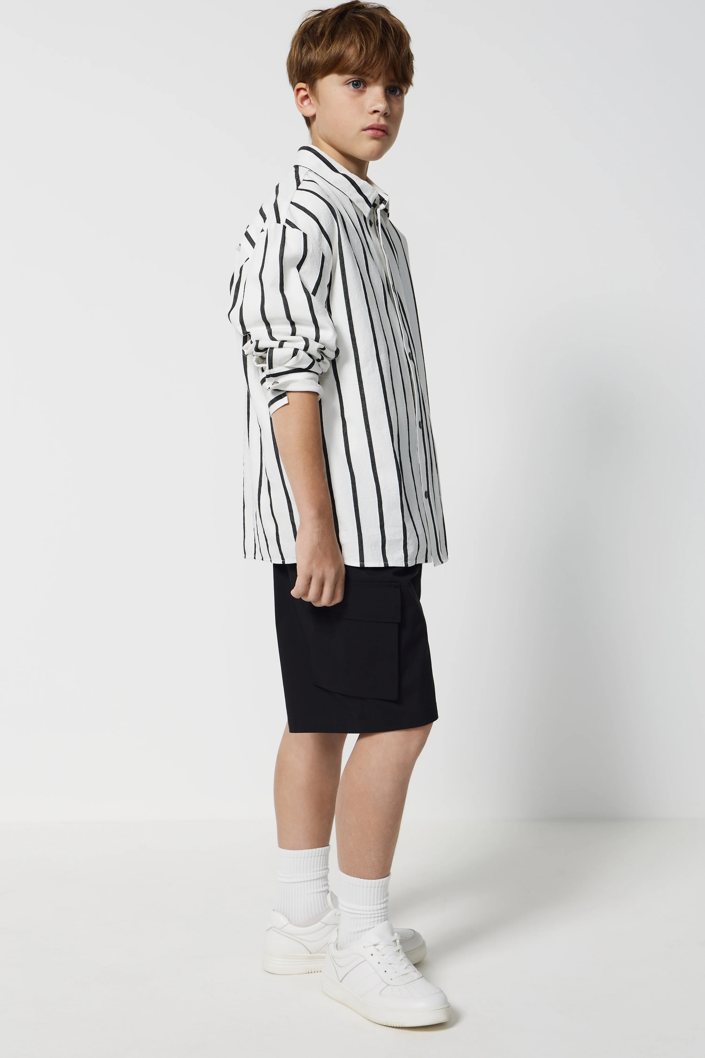 POCKET-DETAIL BAGGY SHORTS - Image 3