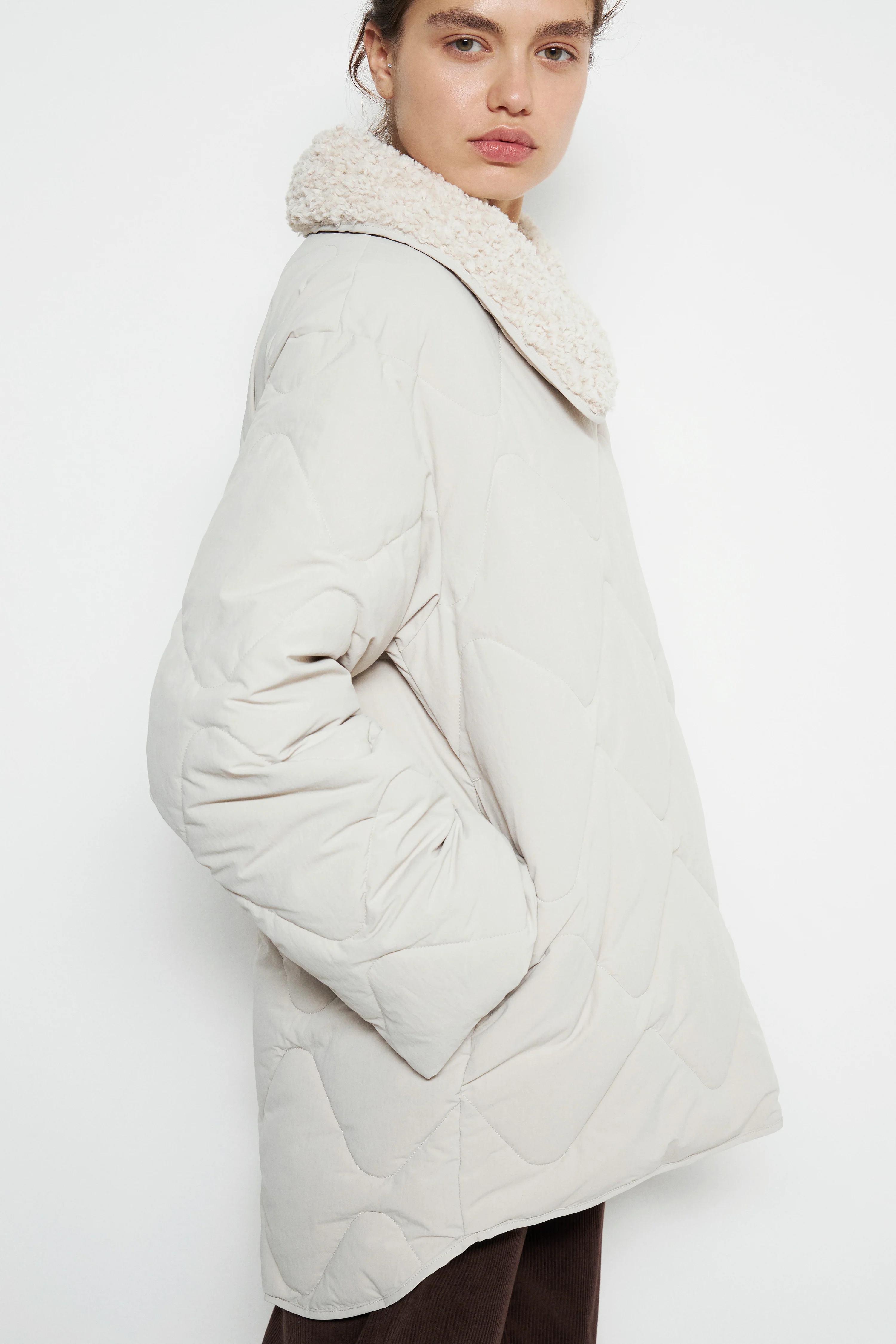 QUILTED JACKET WITH FALSE SHEARING COLLAR - Image 3