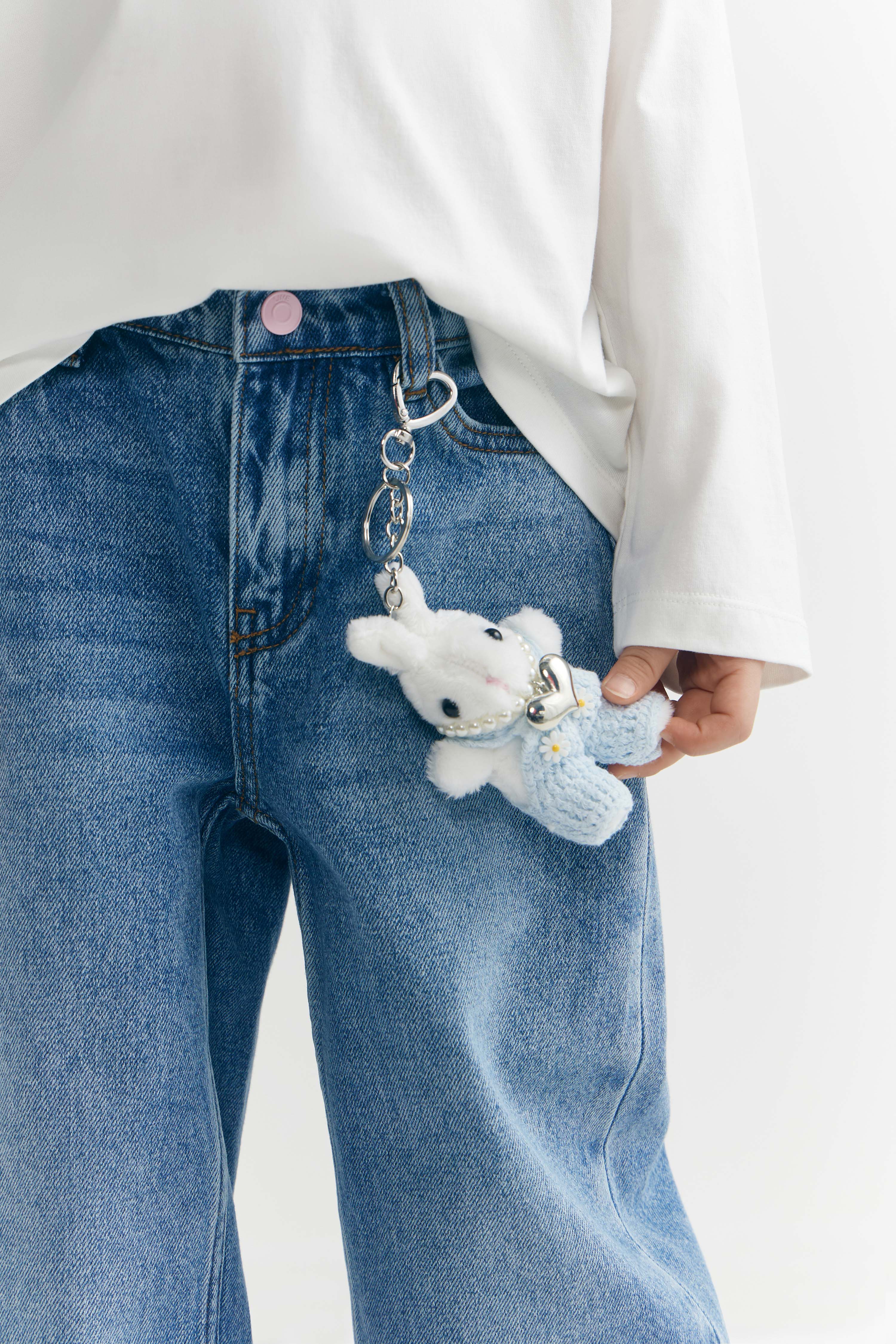 RABBIT CHARM KEYCHAIN