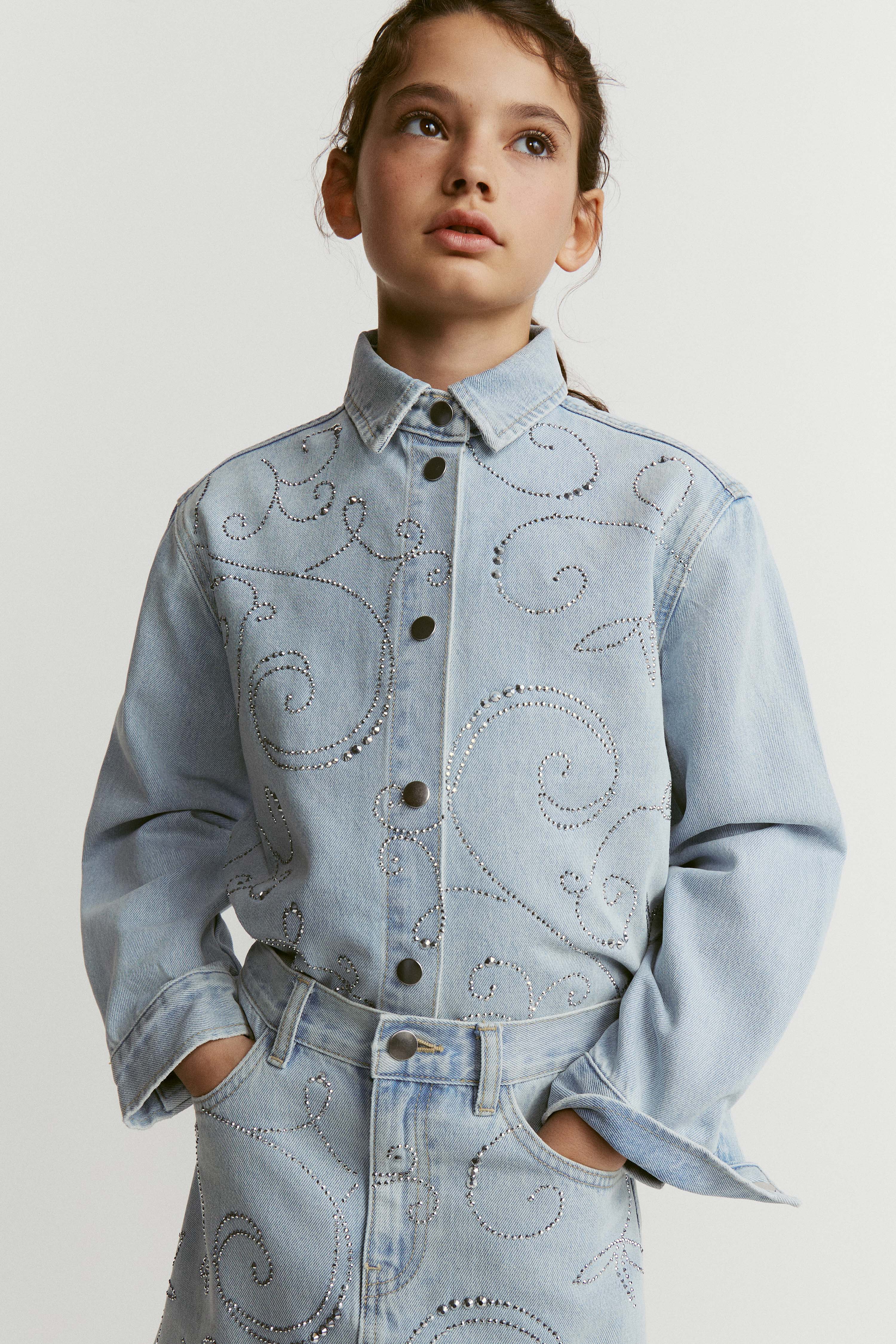 RHINESTONE-EMBELLISHED DENIM SHIRT - Image 3