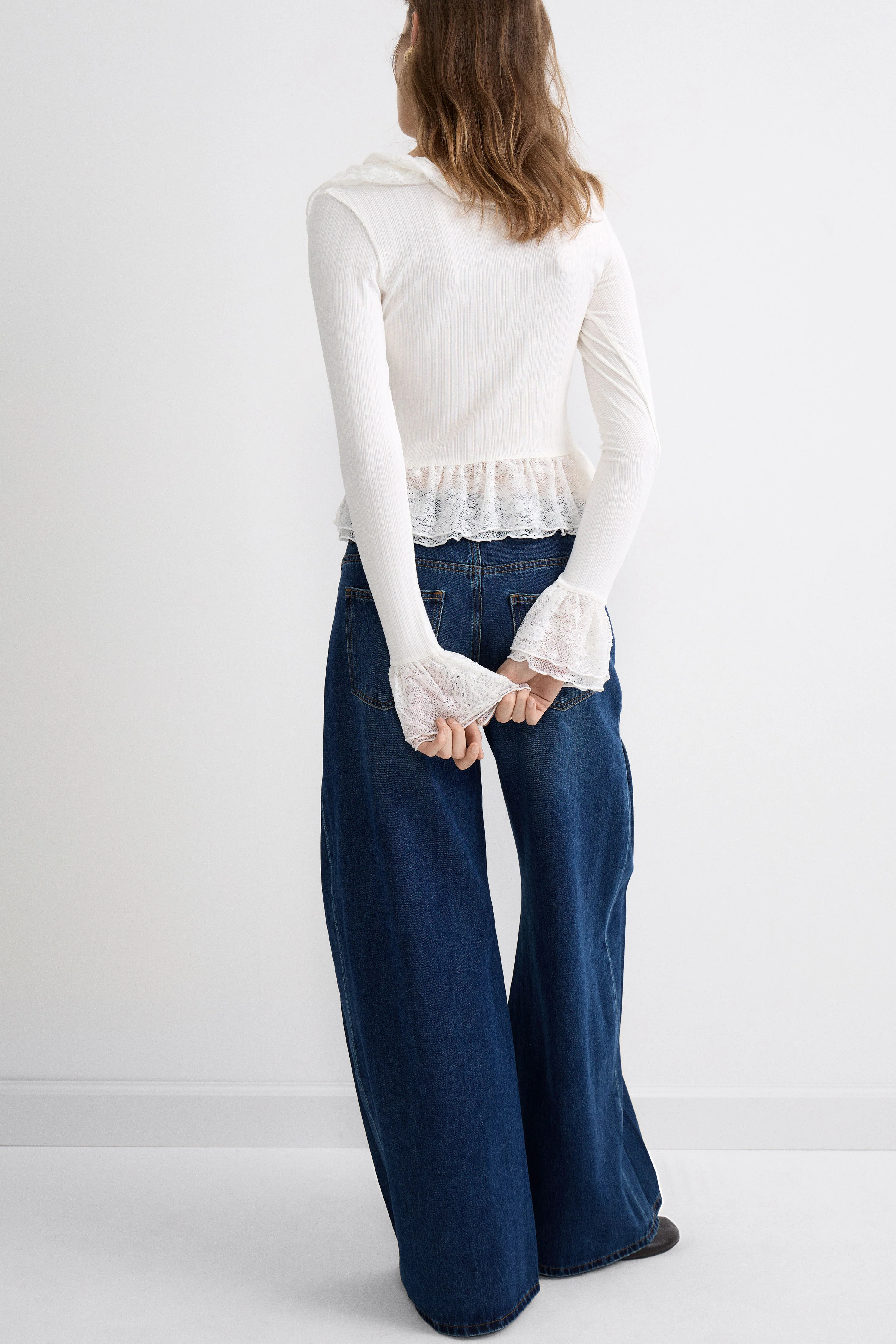 RUFFLE-DETAIL VISCOSE BLOUSE - Image 3