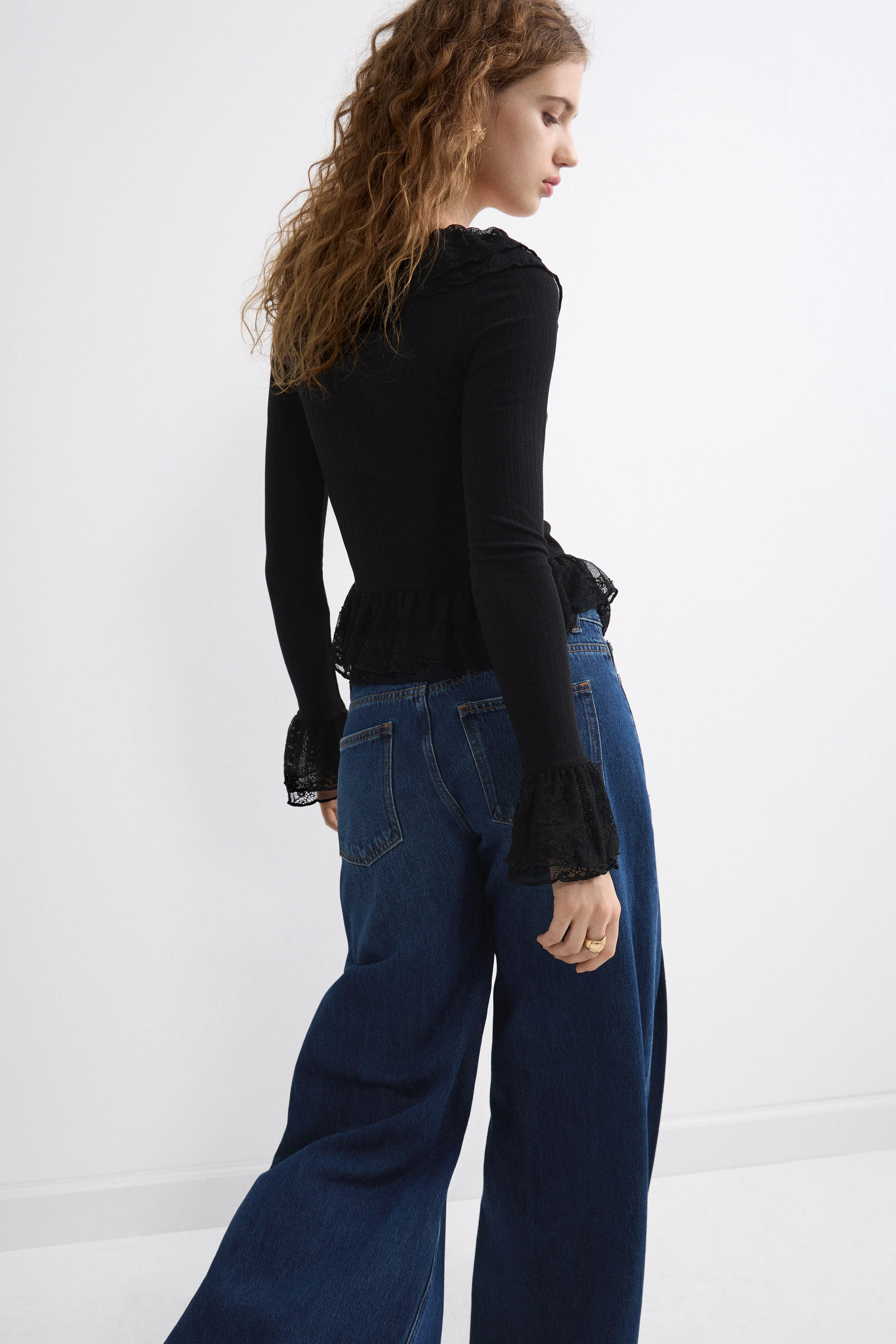 RUFFLE-DETAIL VISCOSE BLOUSE - Image 3