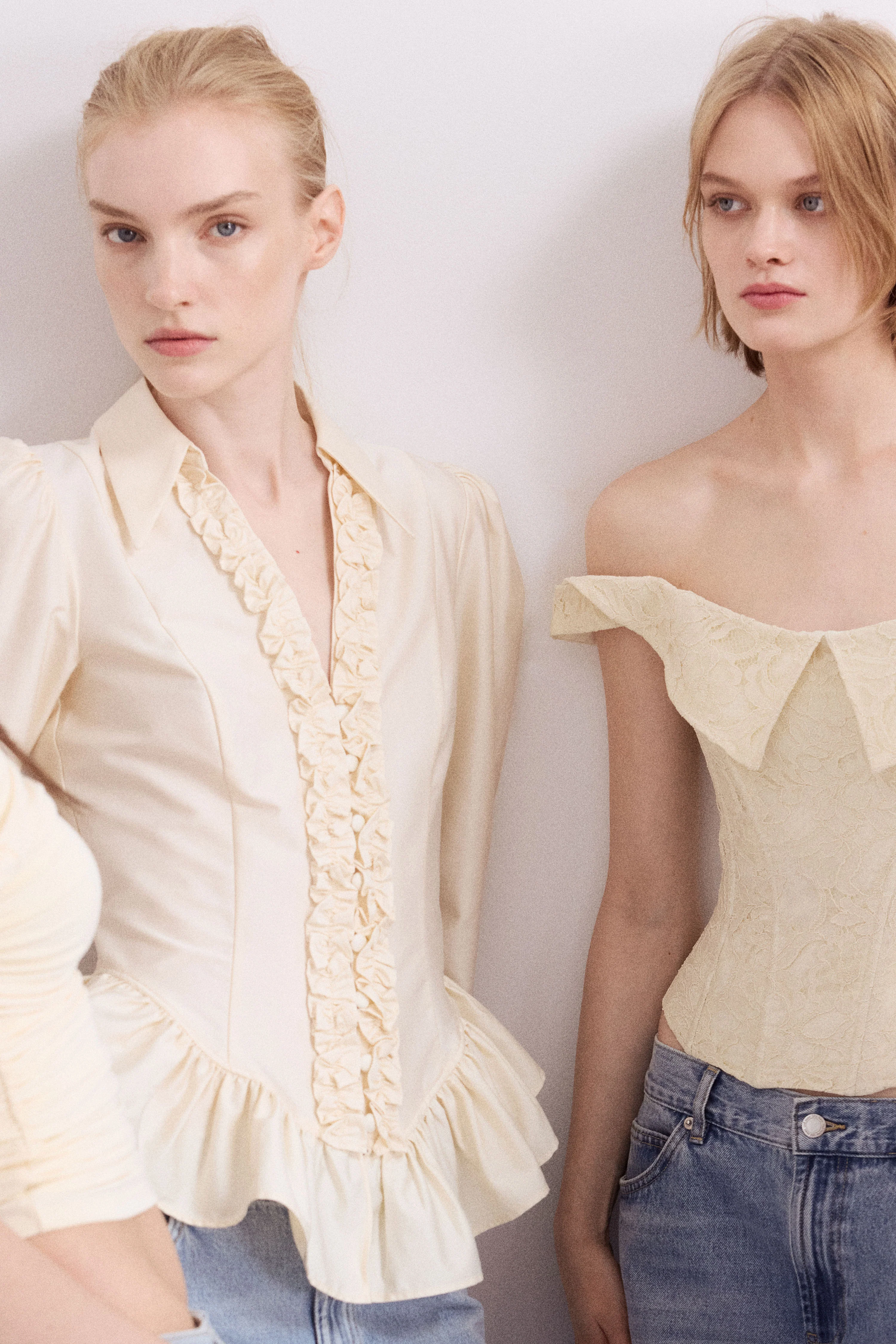 RUFFLED COTTON-BLEND BLOUSE
