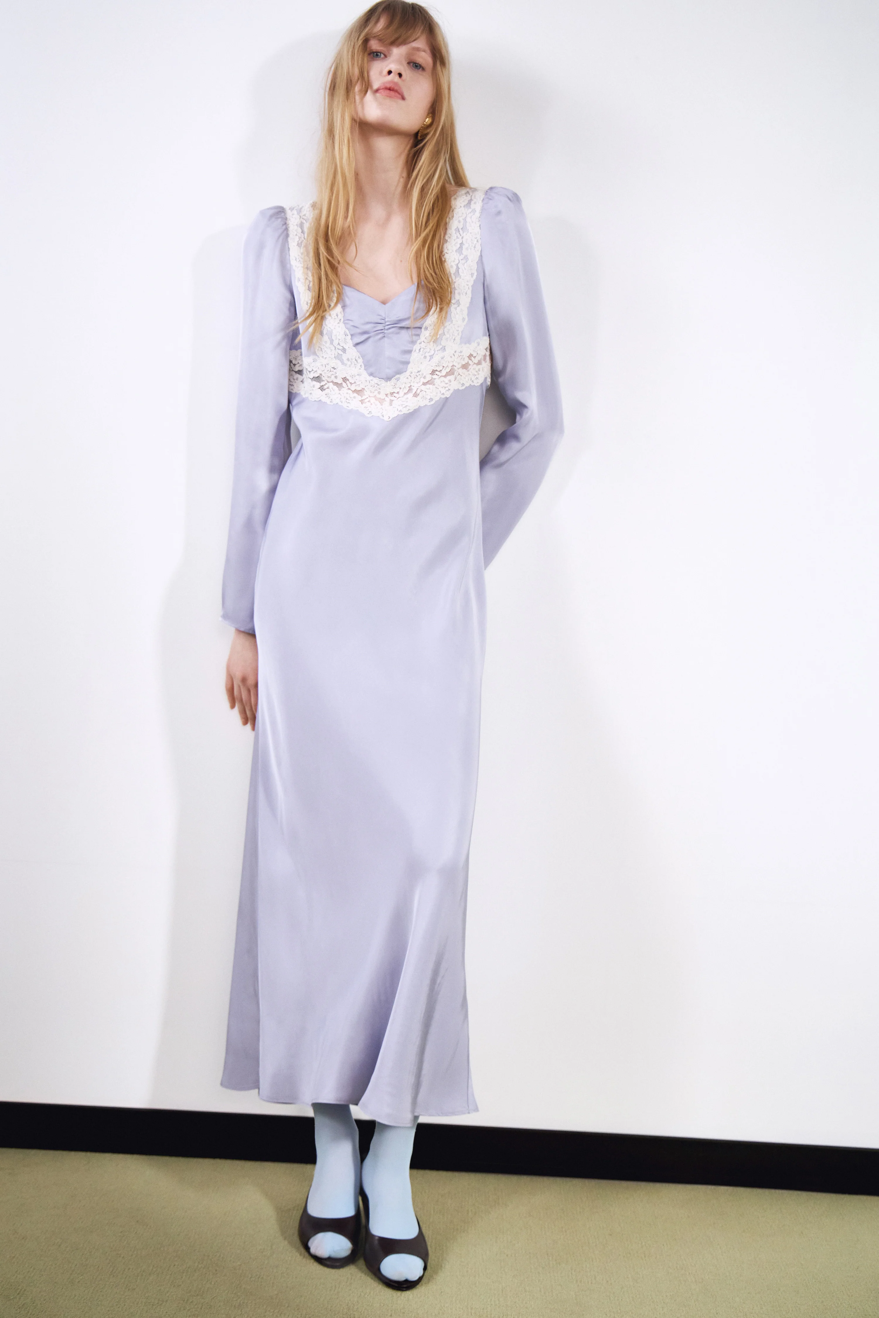 SATIN AND LACE MIDI DRESS - Image 2
