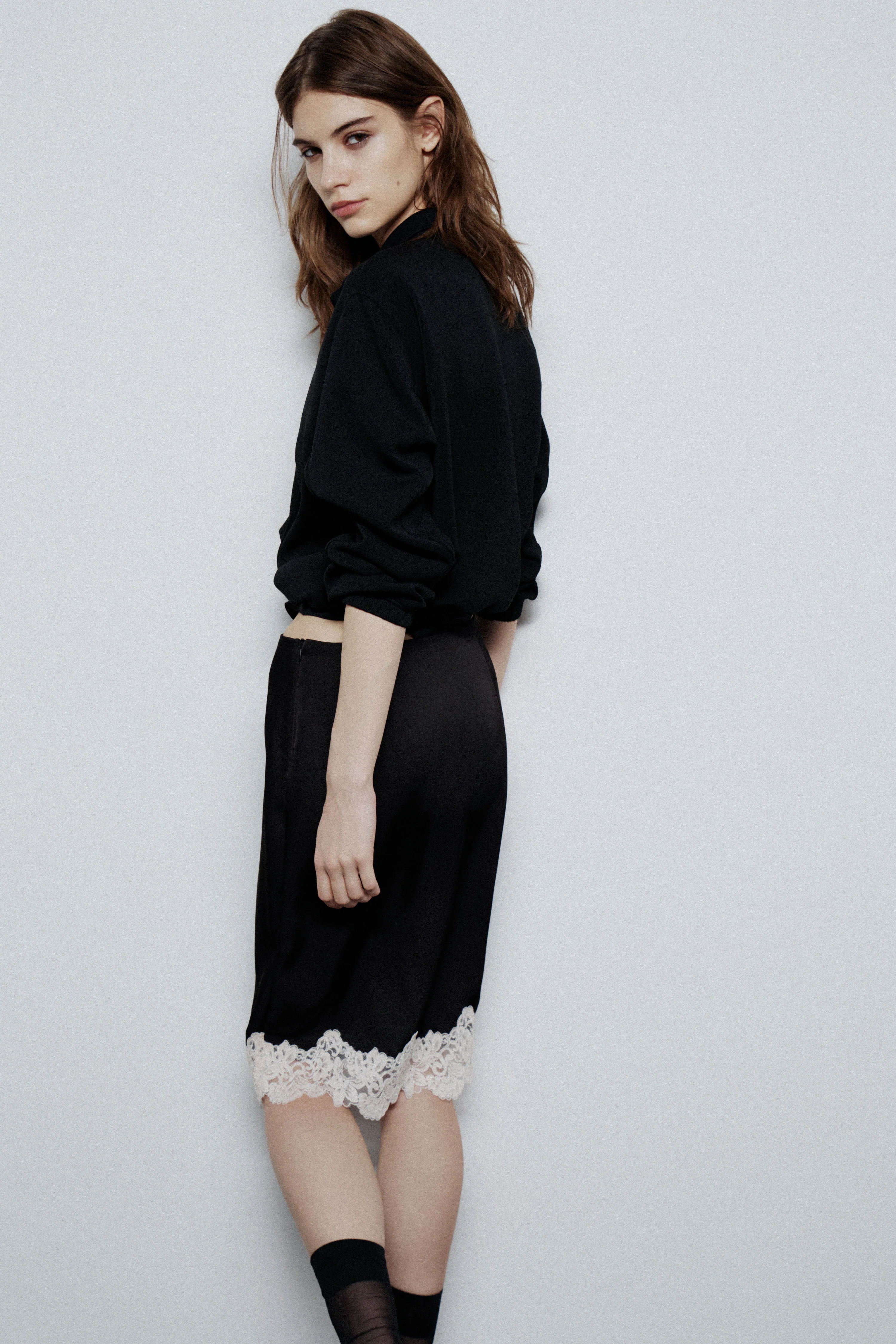 SATIN AND LACE MIDI SKIRT - Image 4