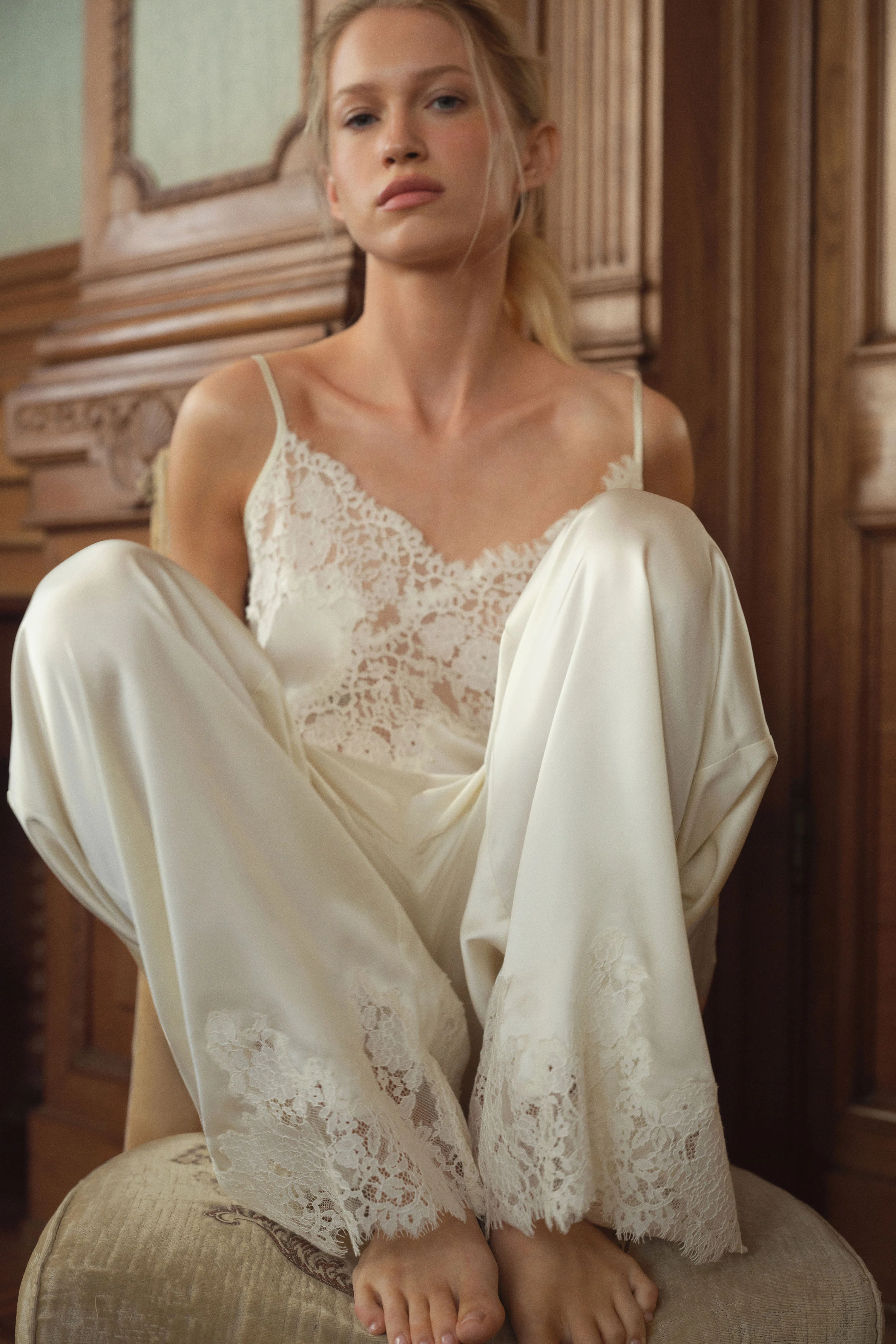 SATIN AND LACE PAJAMA TROUSERS - Image 3