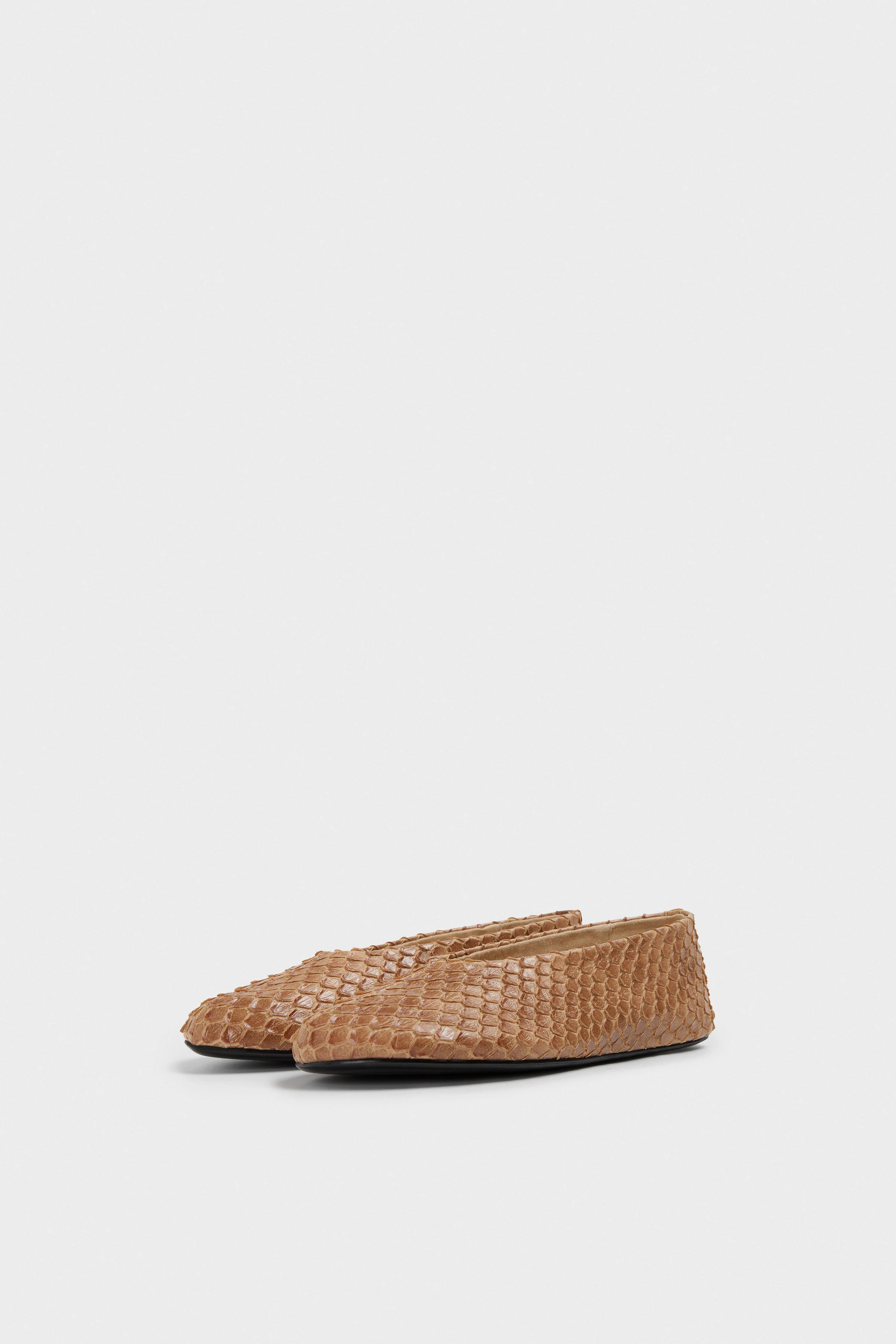 SNAKESKIN-PATTERNED  FLATS