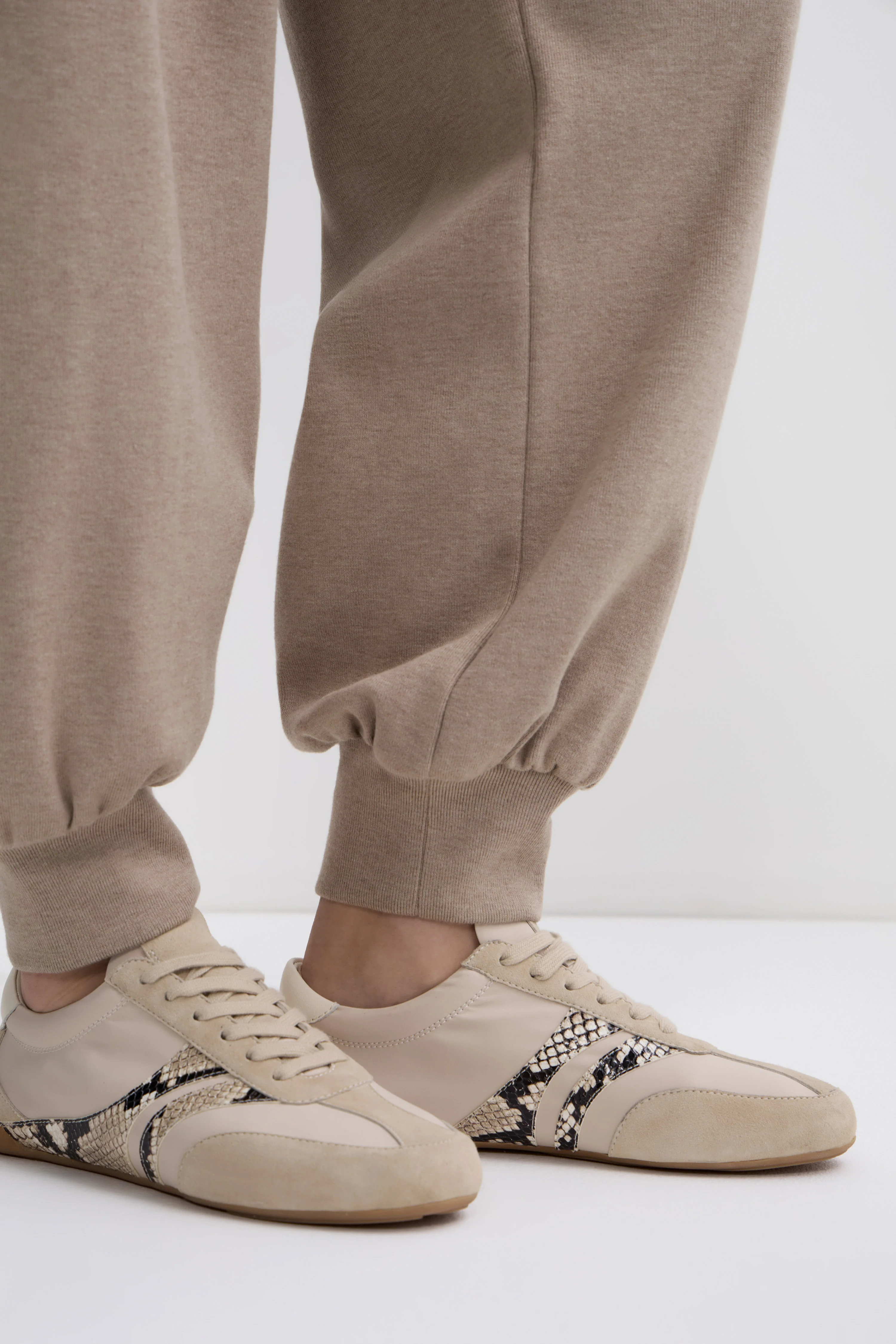 STRIP-DETAIL SUEDE SNEAKERS - Image 3