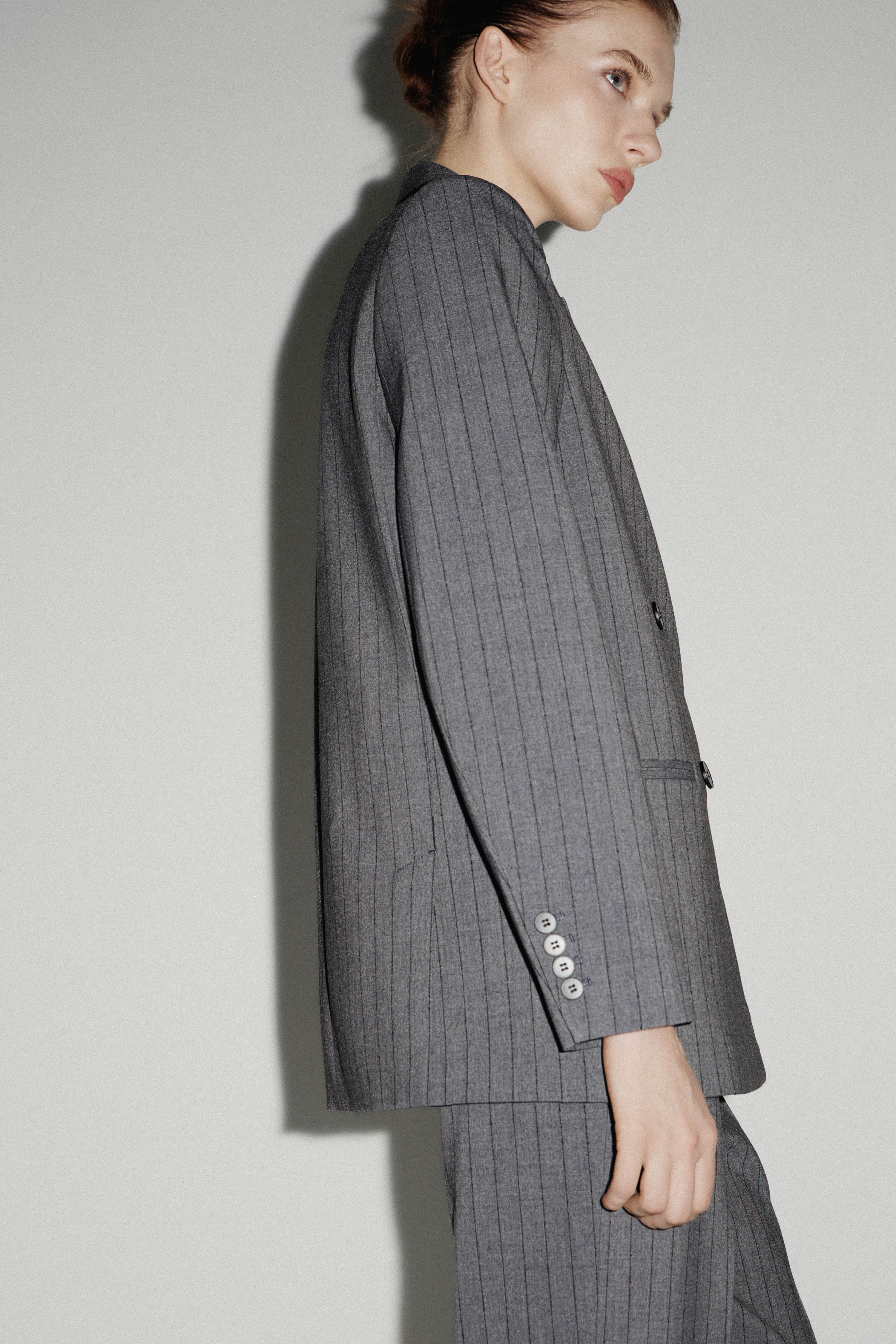 STRIPED DOUBLE-BREASTED BLAZER - Image 4