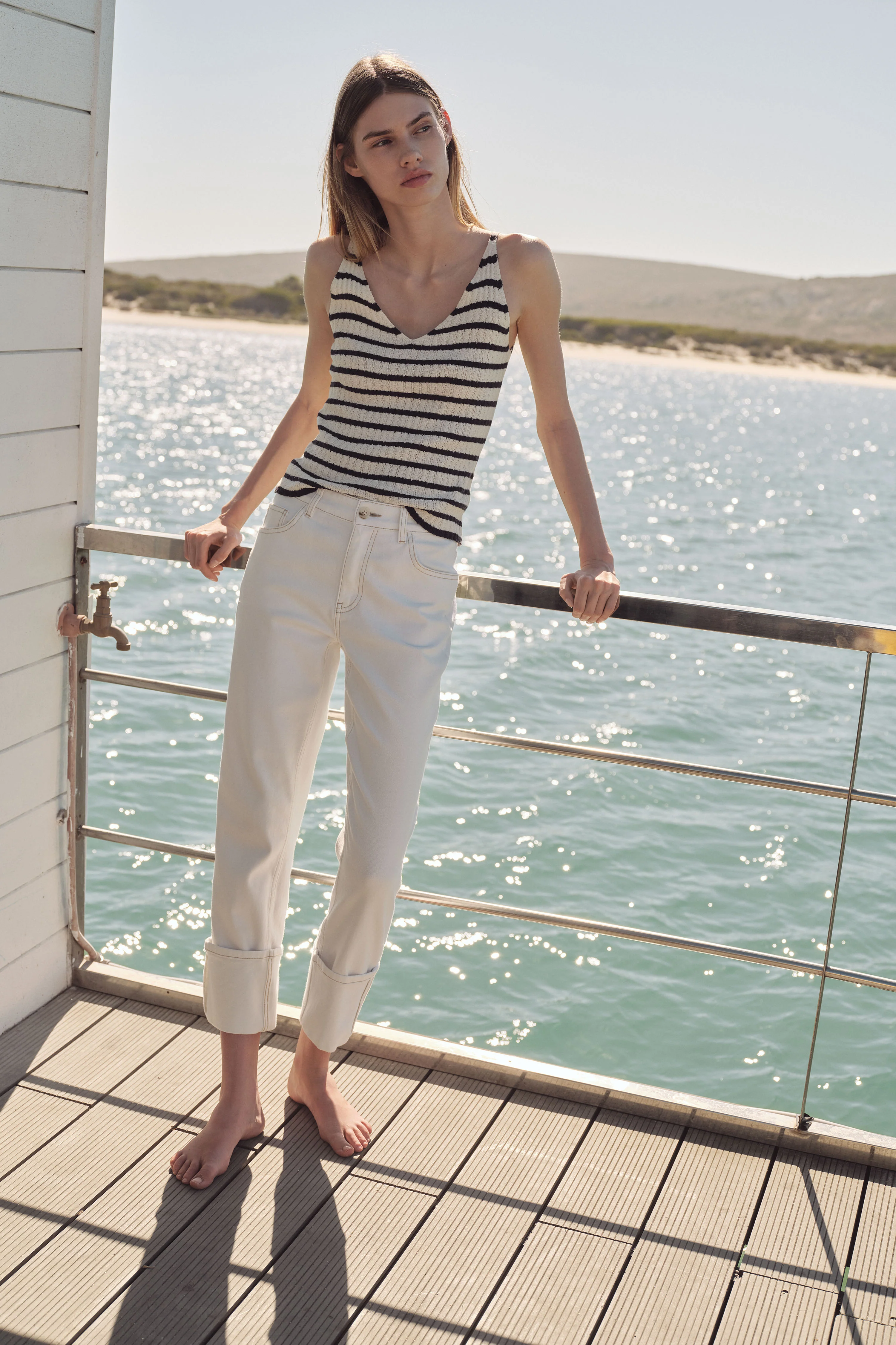 STRIPED FINE-KNIT TOP