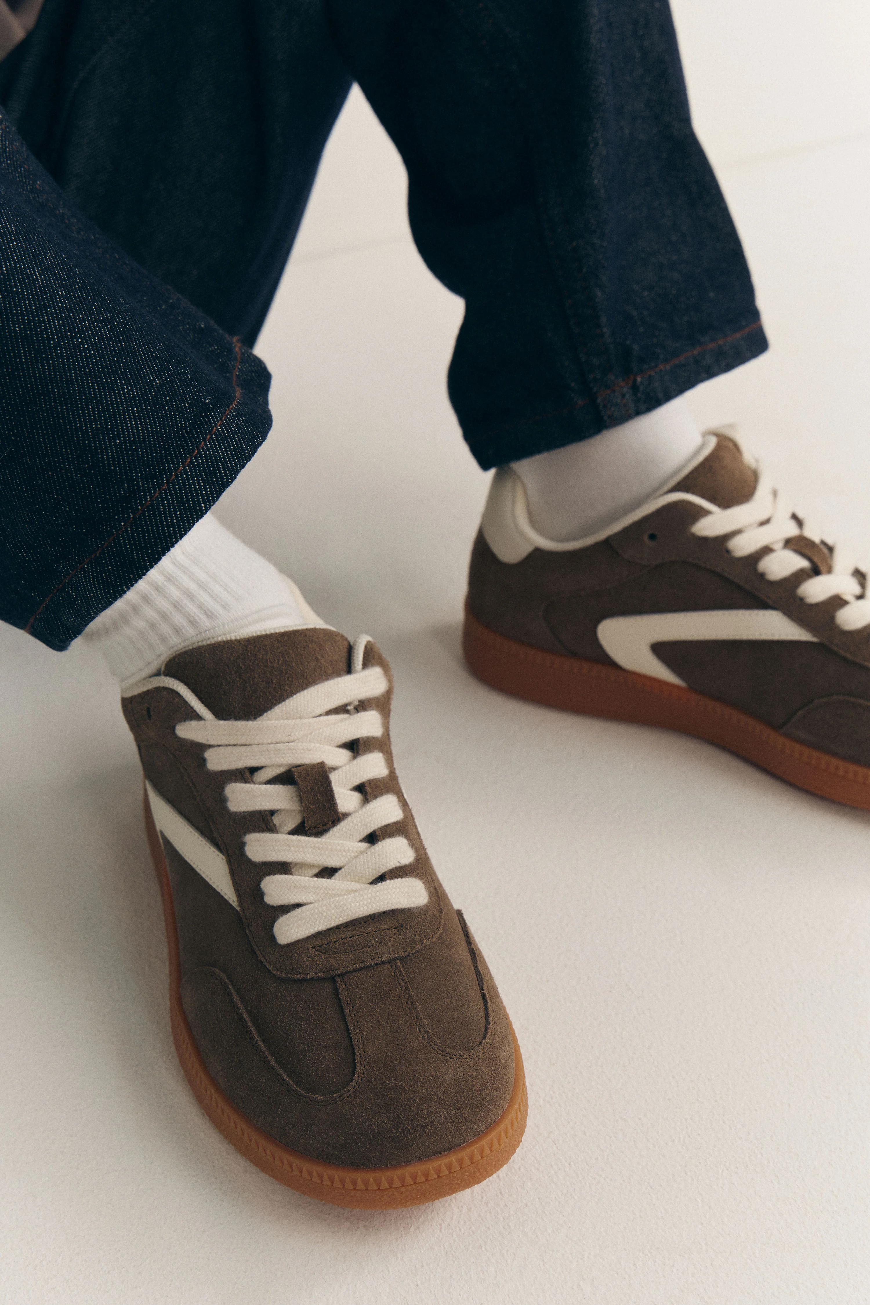 SUEDE TRAINERS - Image 6