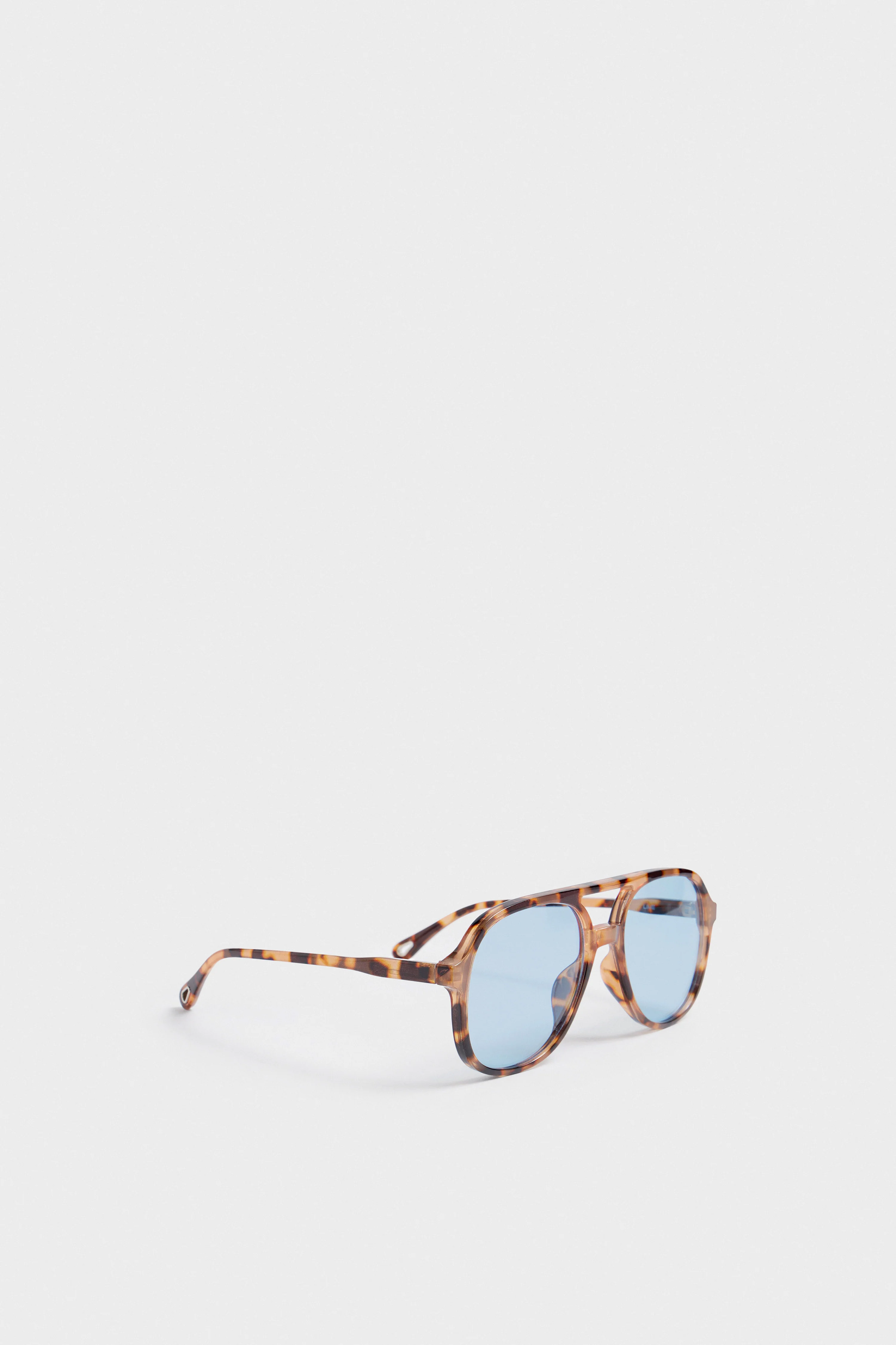 SUNGLASSES WITH UV-PROTECTIVE LENSES - Image 2