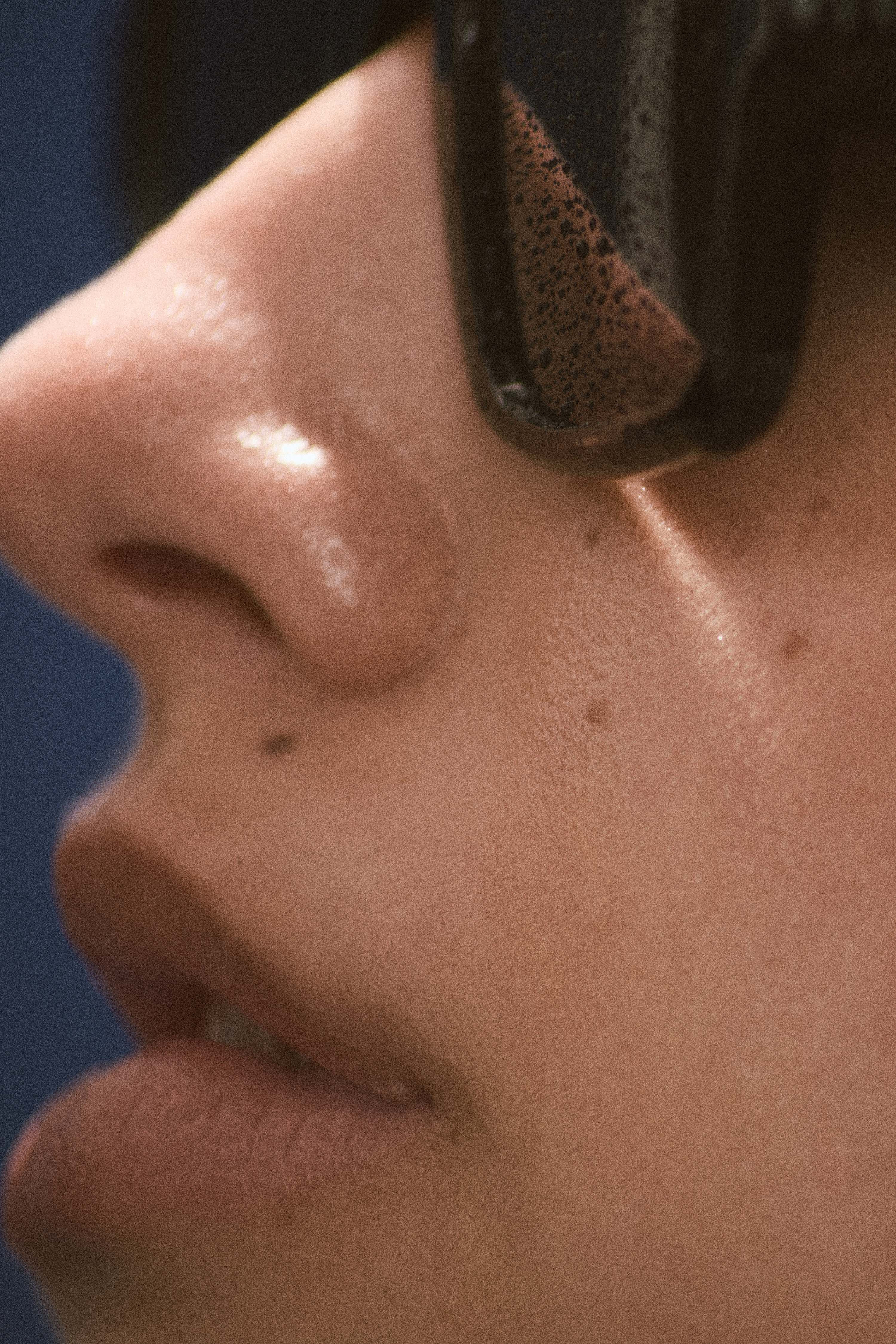 SUNGLASSES WITH UV-PROTECTIVE LENSES - Image 7