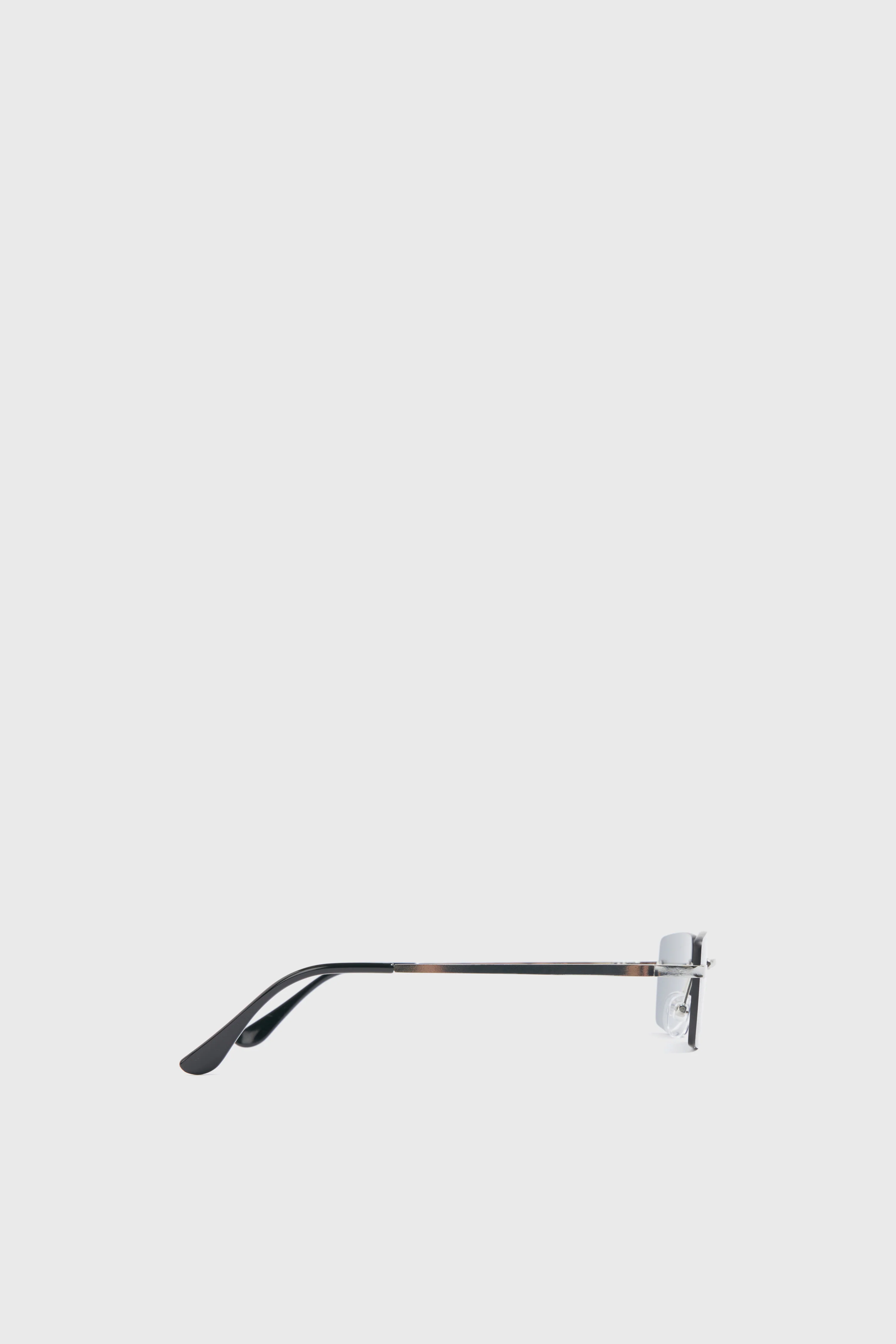SUNGLASSES WITH UV-PROTECTIVE LENSES - Image 3