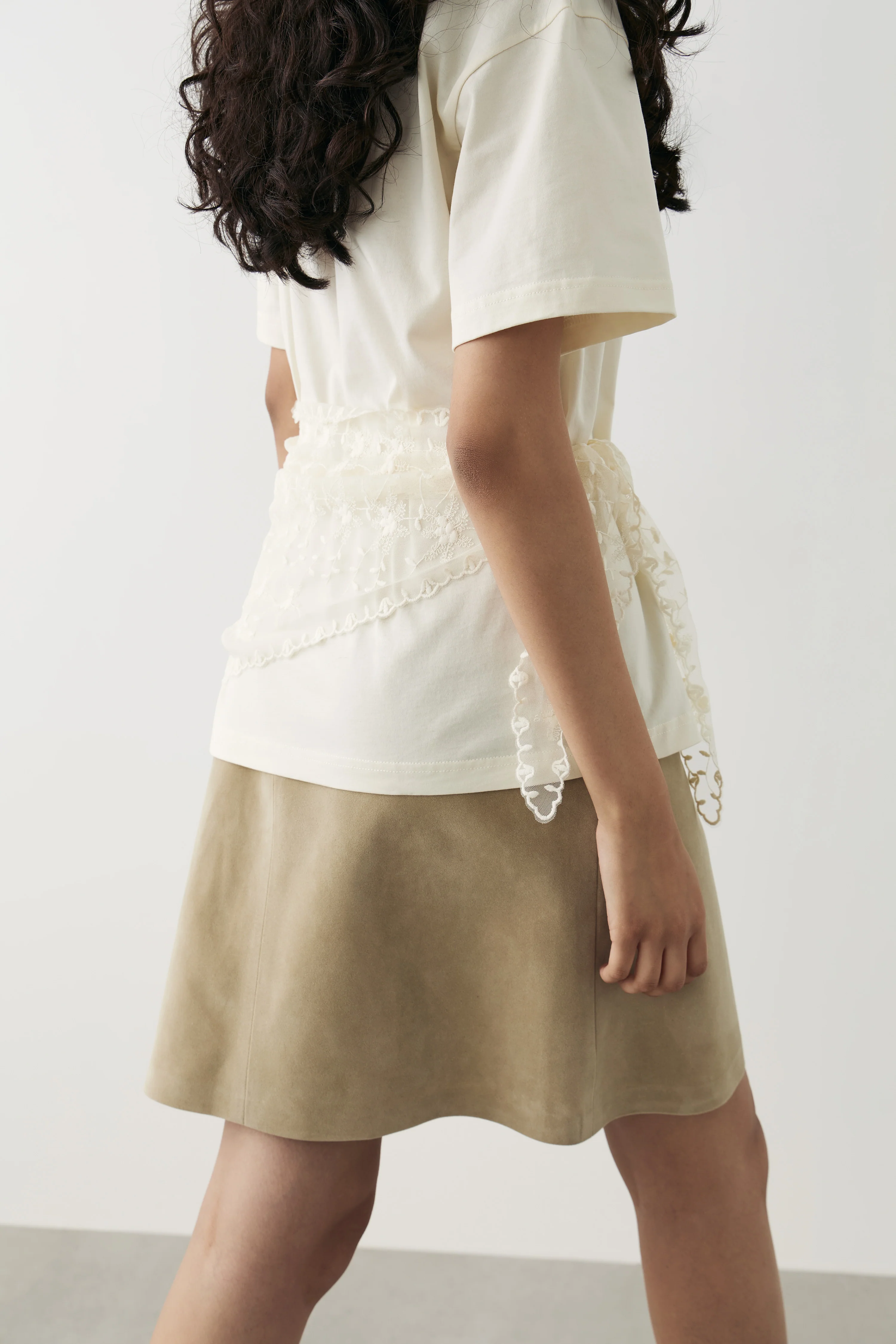 T-SHIRT AND LACE SCARVES - Image 4