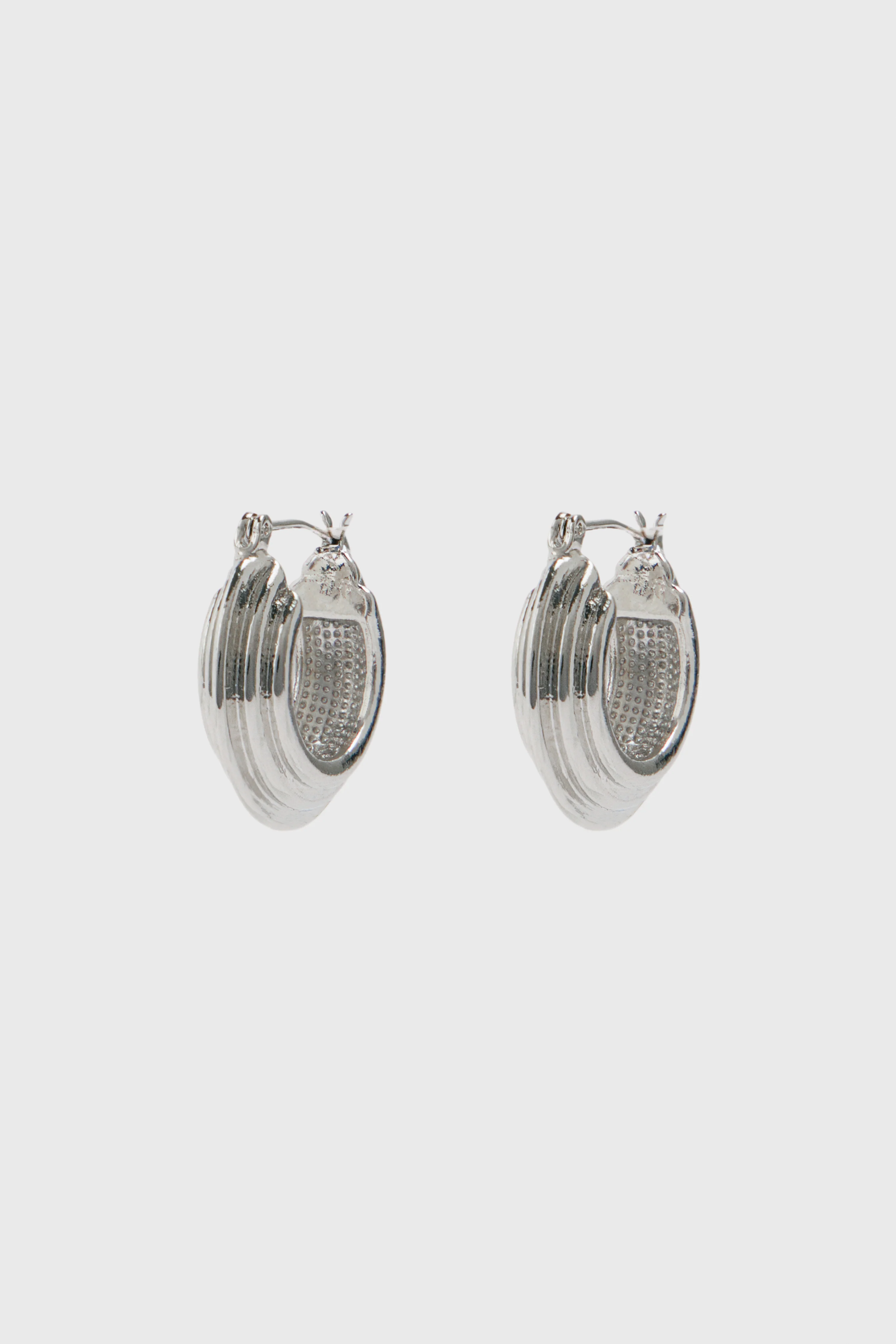 TEXTURED HOOP EARRINGS - Image 3
