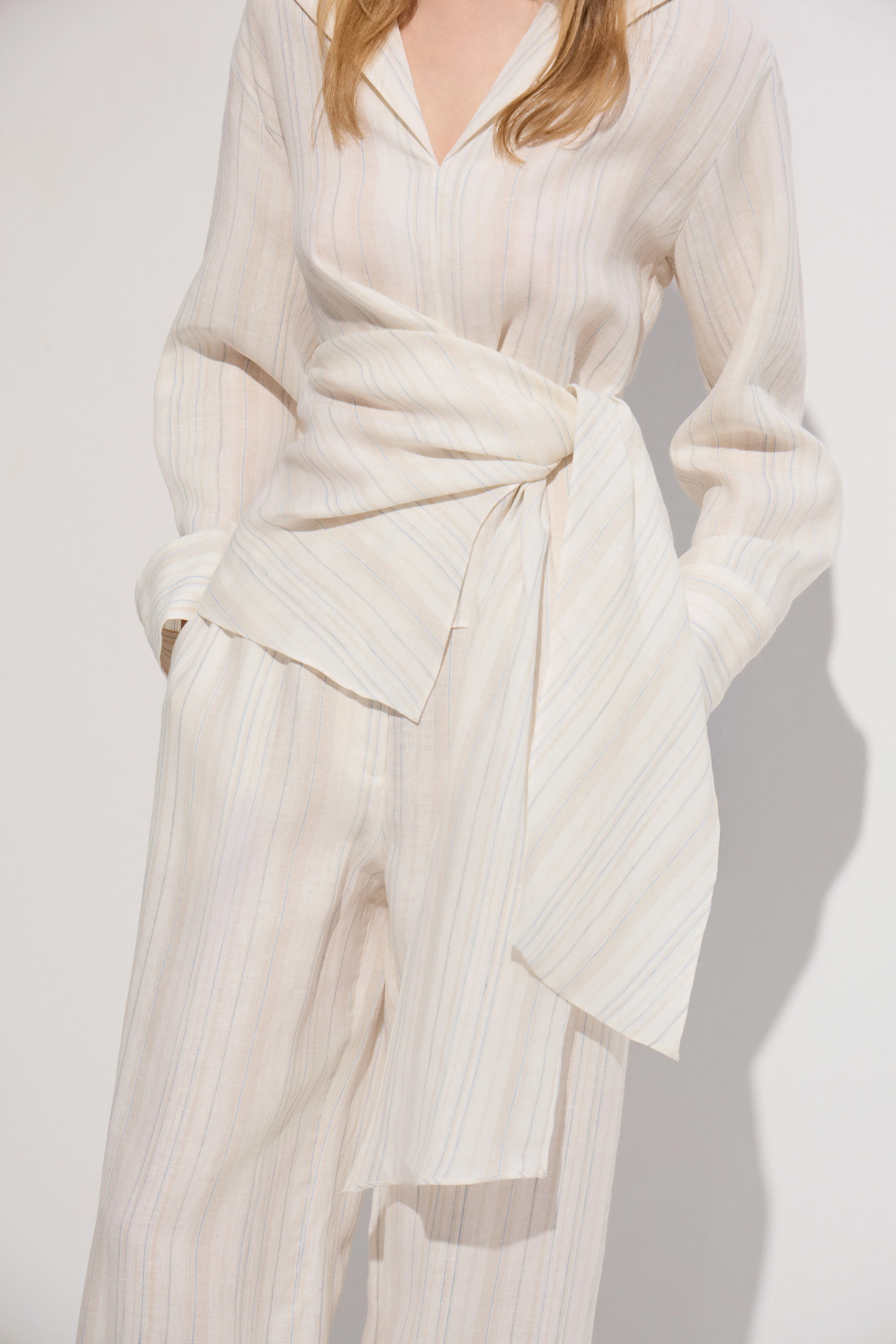 TIE-BELT LINEN SHIRT