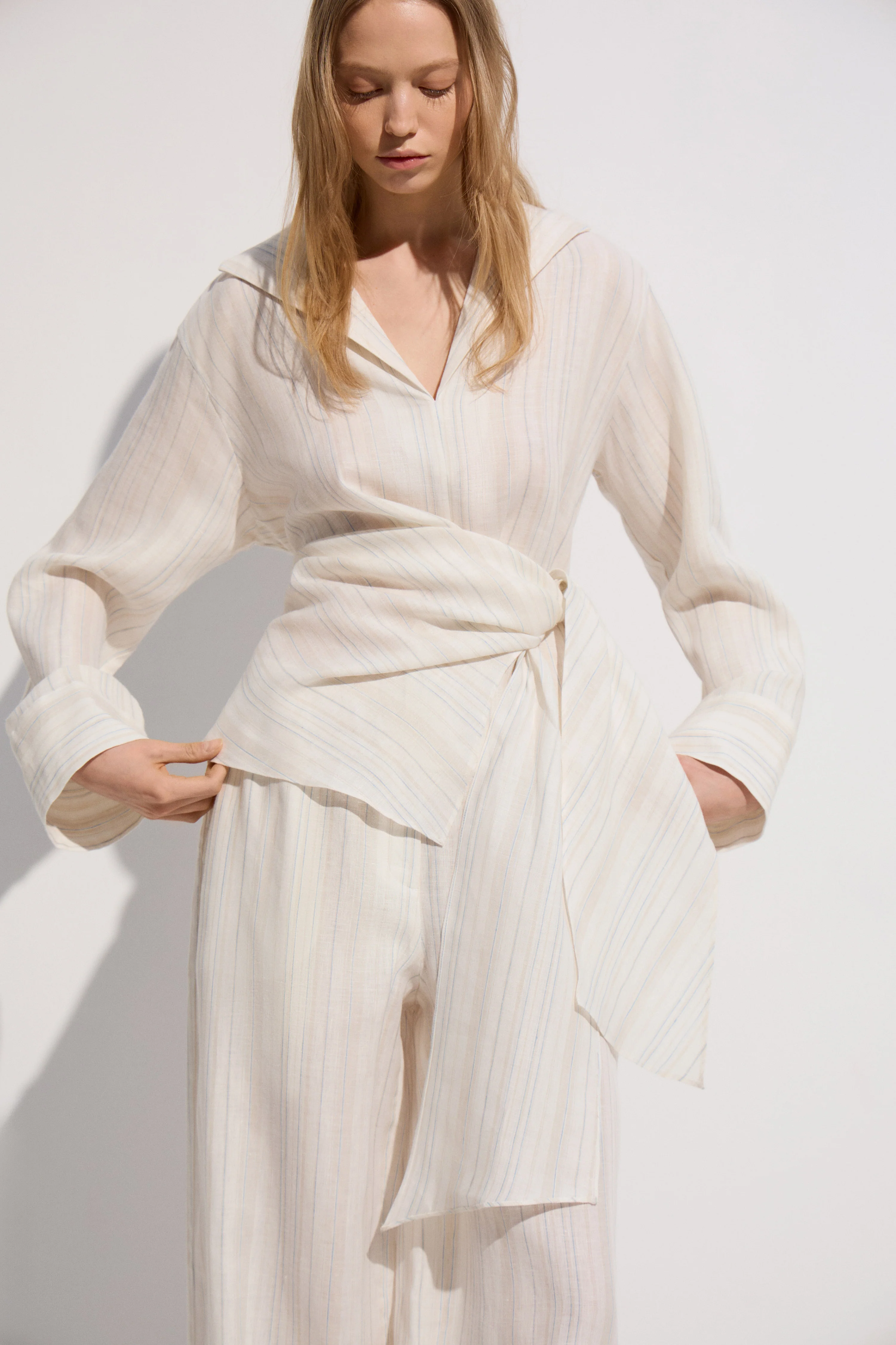 TIE-BELT LINEN SHIRT - Image 3