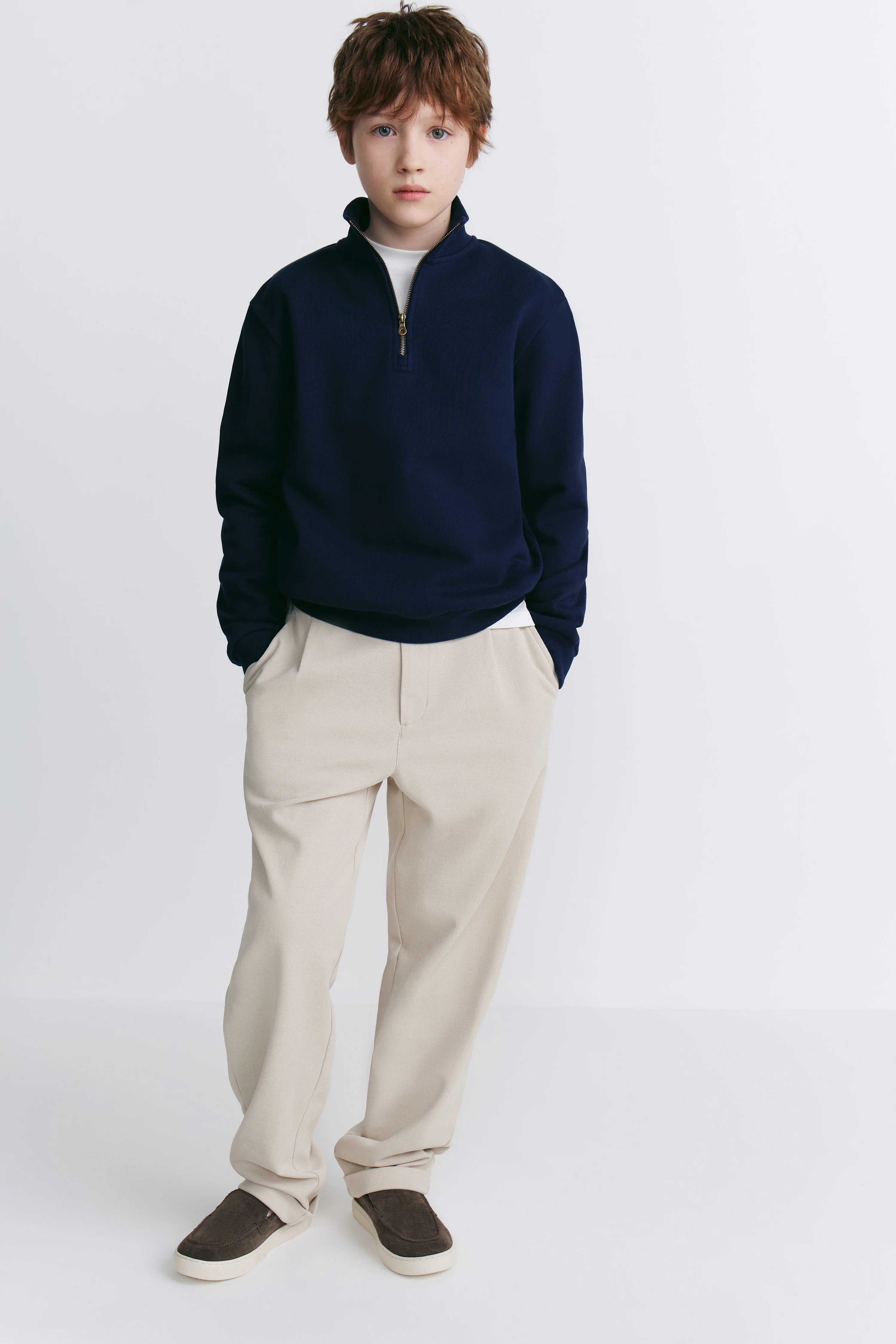 TROUSERS WITH ELASTICATED WAISTBAND