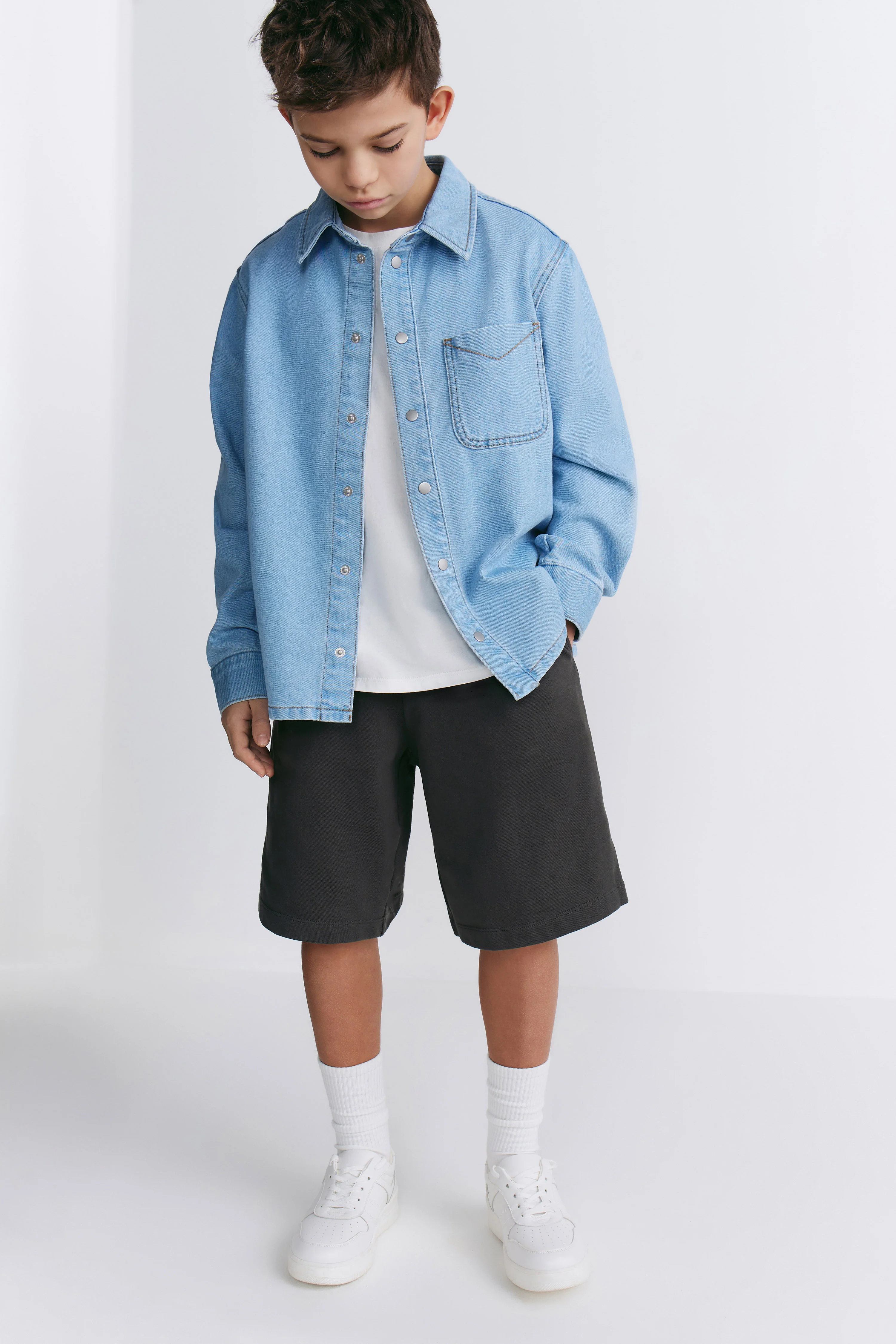 BASIC SWEATSHORTS