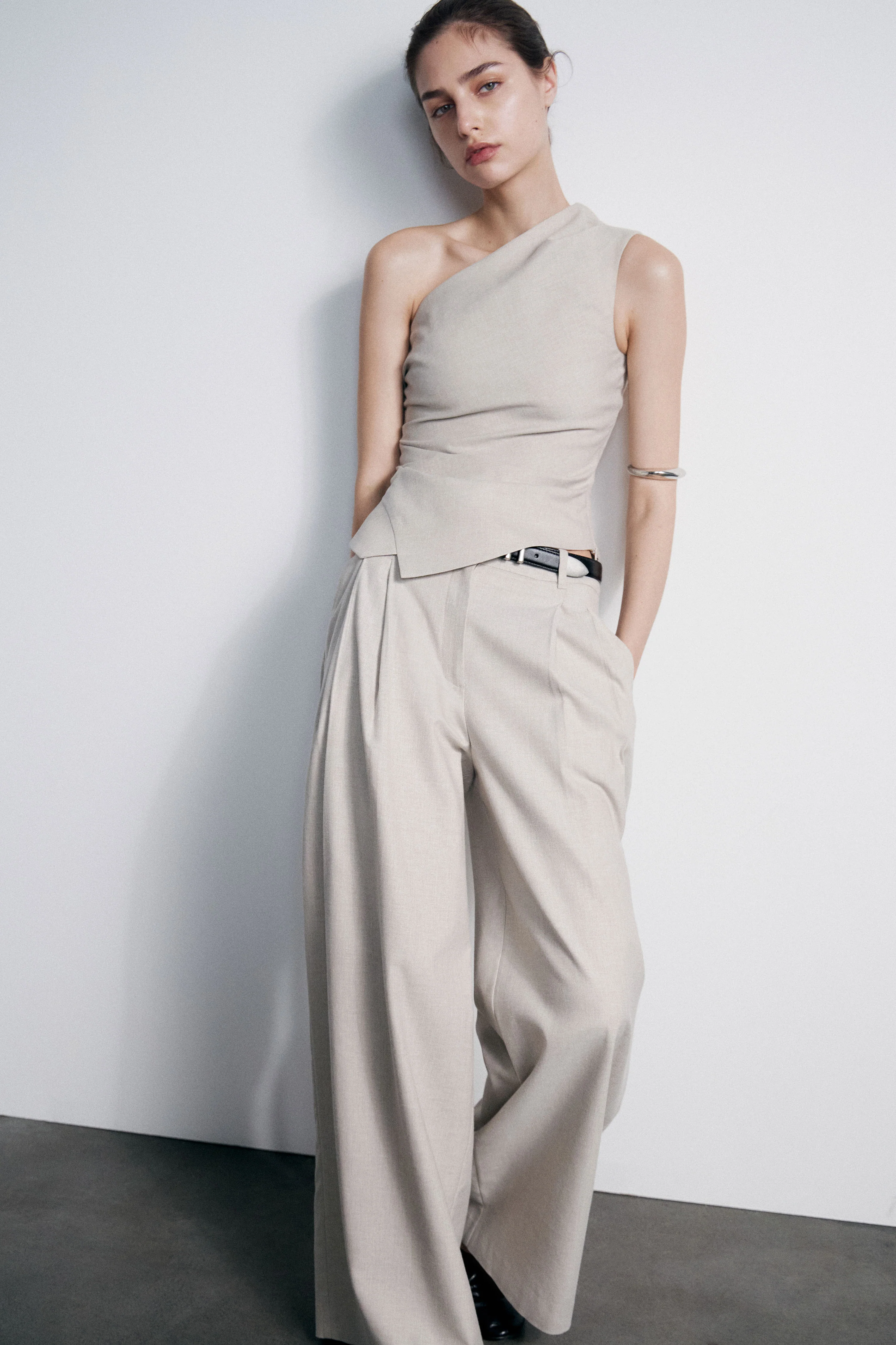 PLEAT-FRONT WIDE-LEG TROUSERS