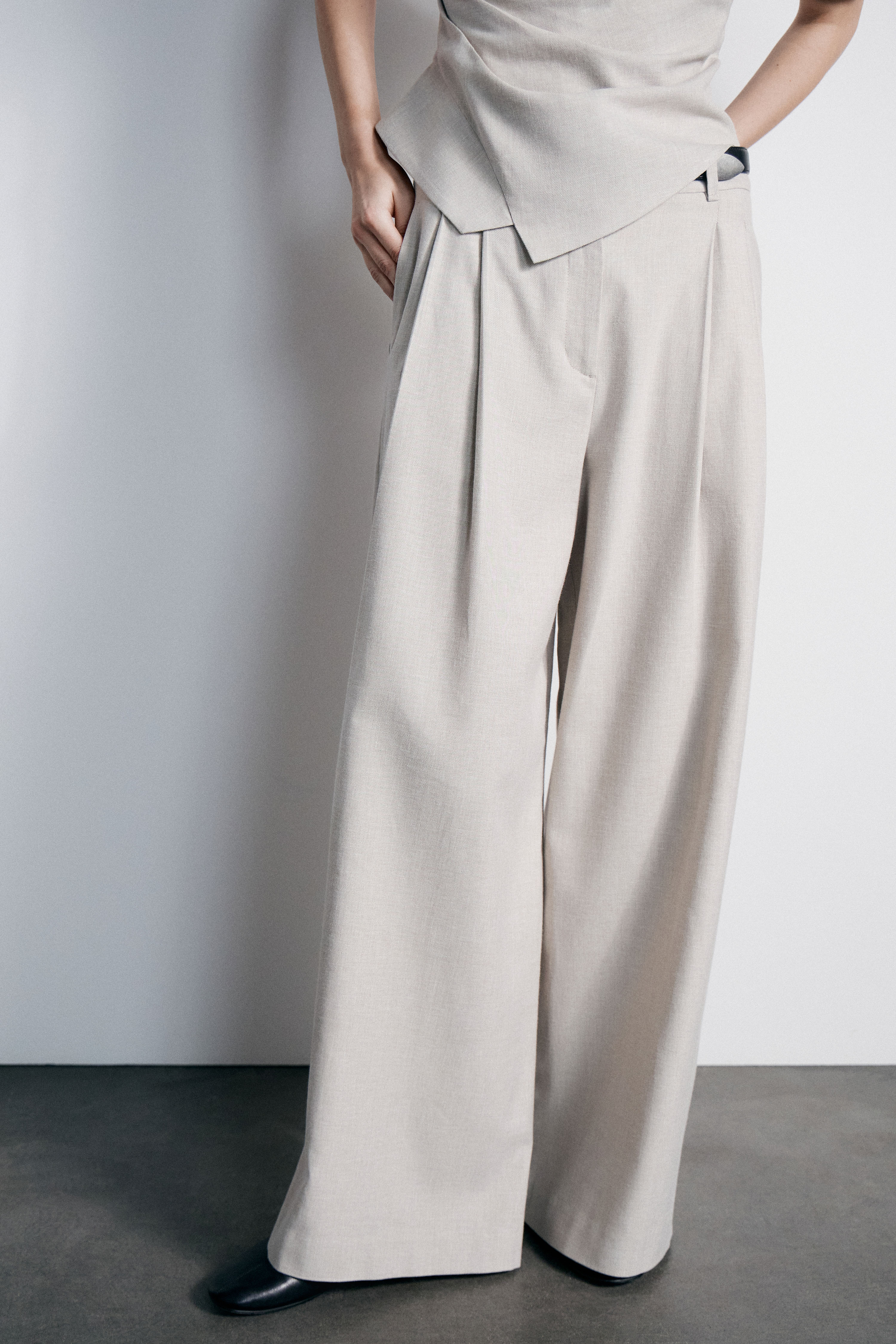 PLEAT-FRONT WIDE-LEG TROUSERS - Image 3