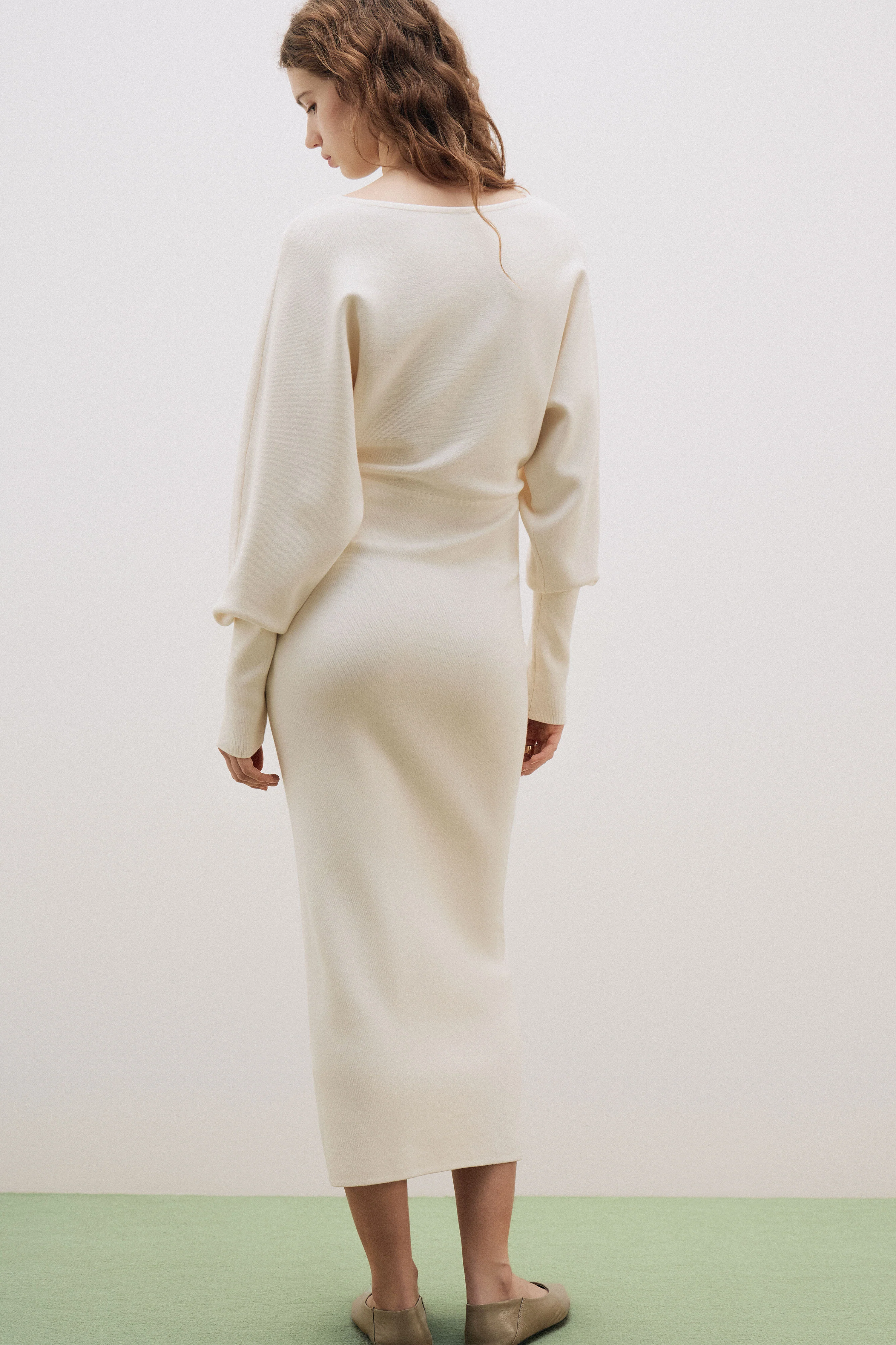 FINE-KNIT BATWING SLEEVE MIDI DRESS - Image 3