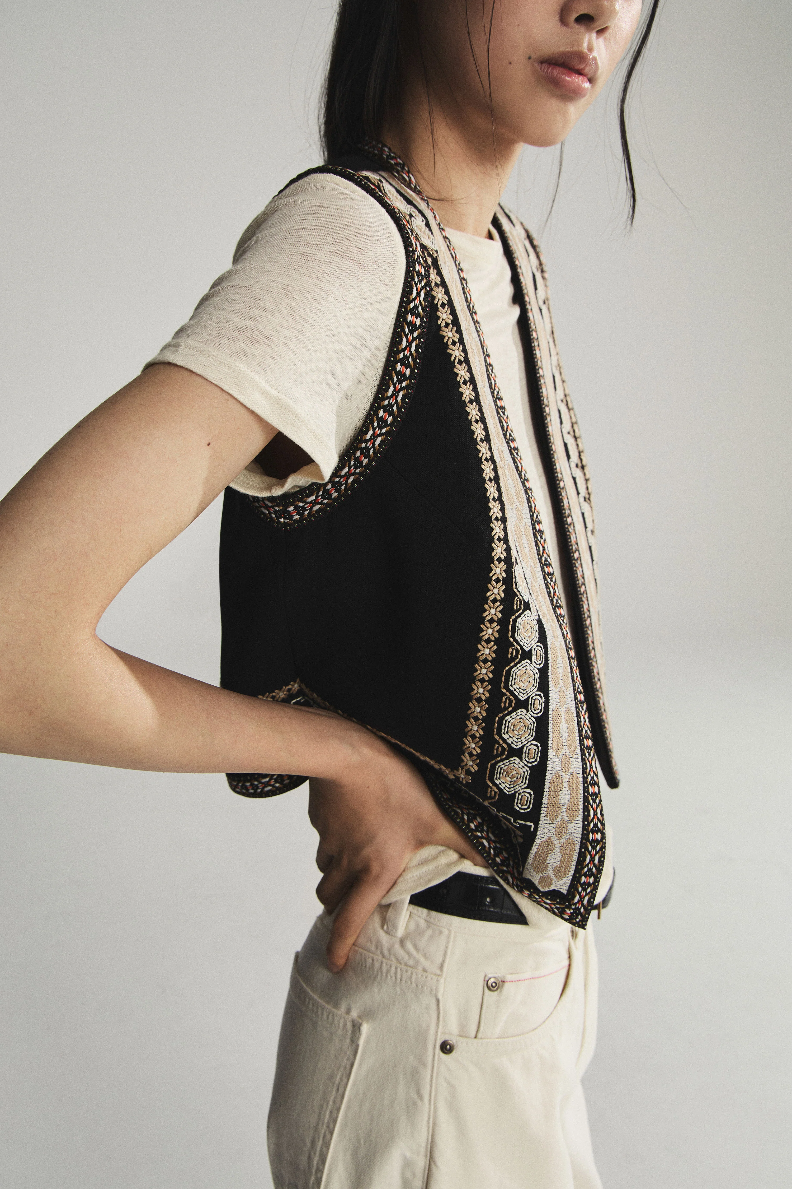 EMBROIDERED WAISTCOAT - Image 2