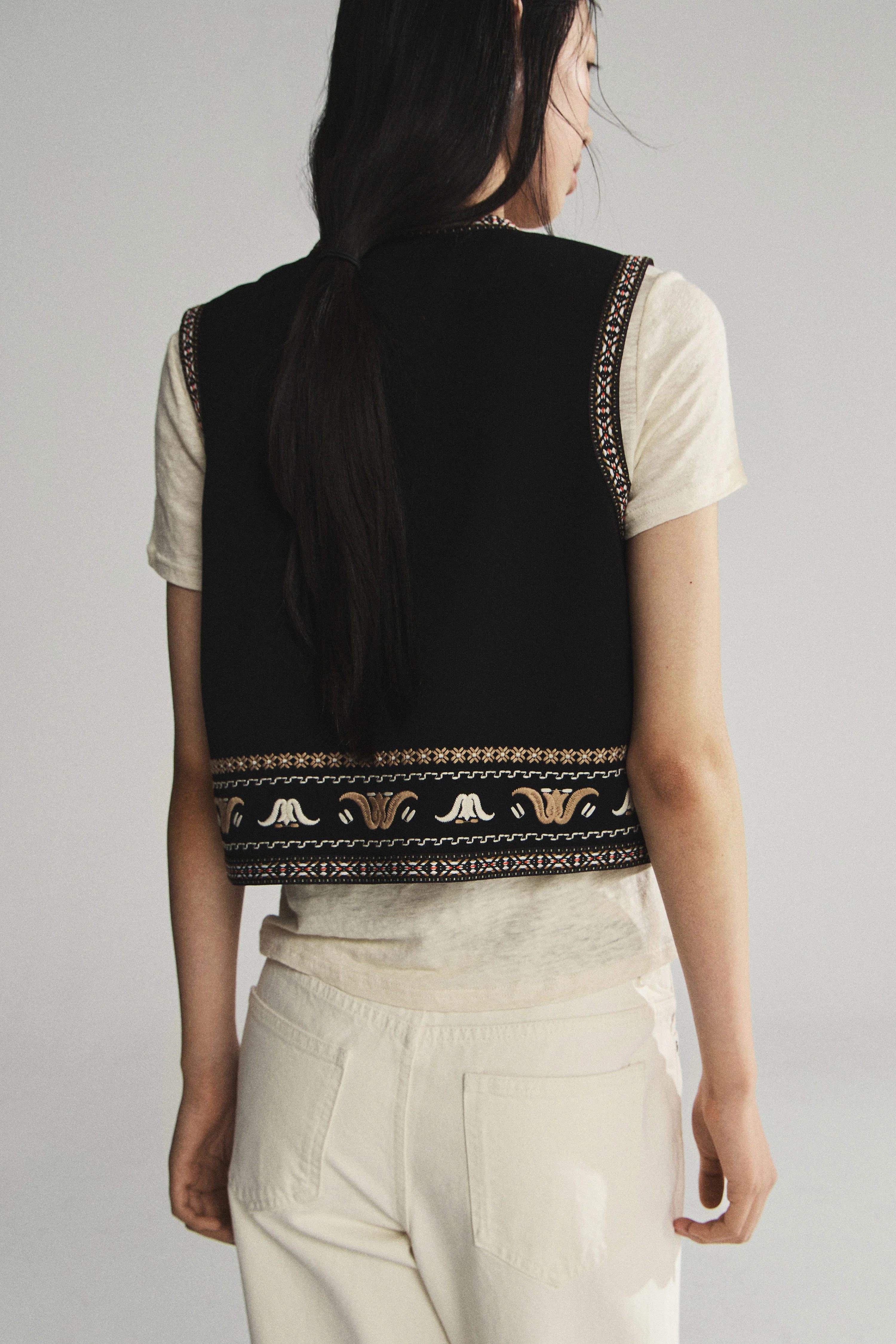 EMBROIDERED WAISTCOAT - Image 3