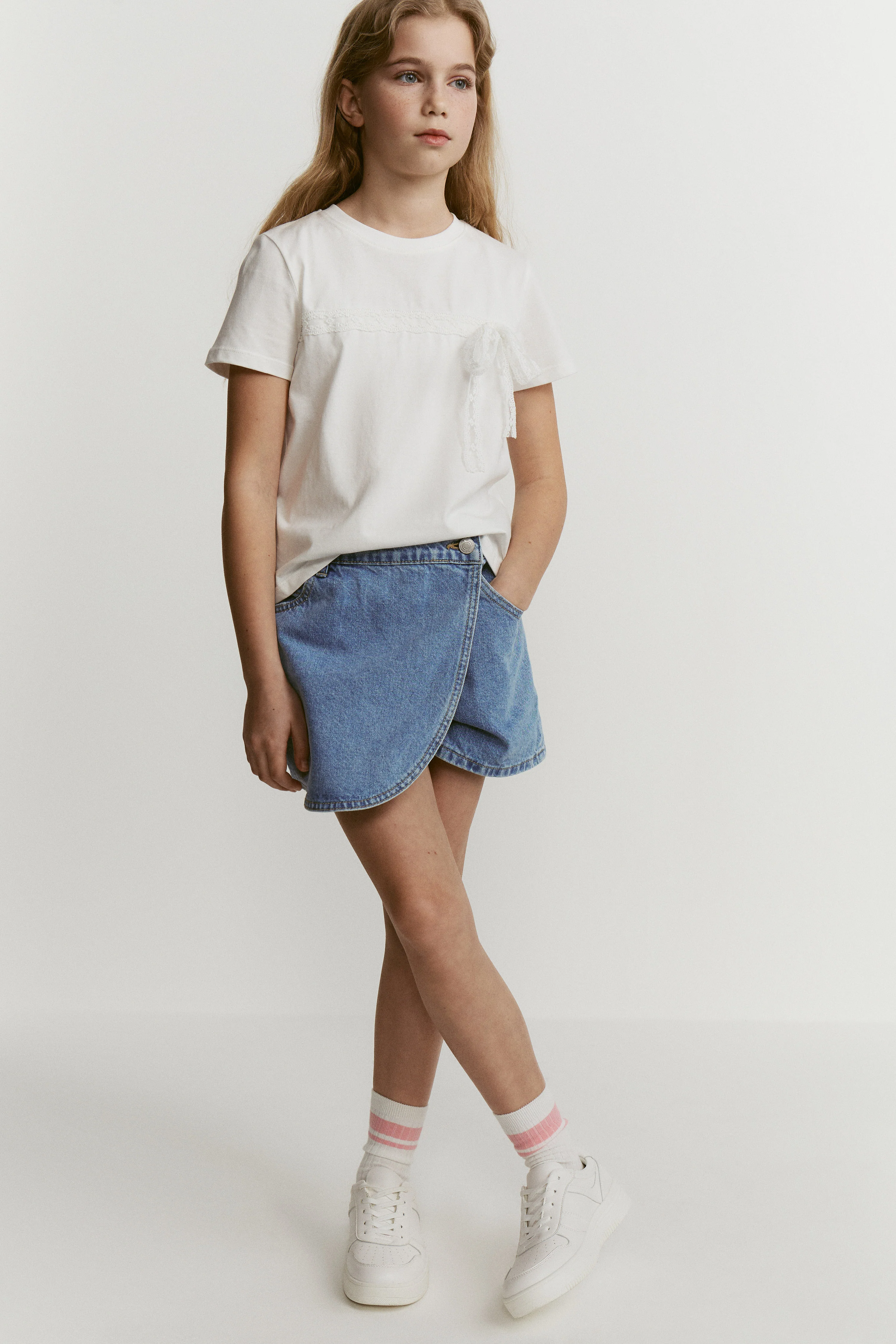 LACE-TRIMMED COTTON T-SHIRT
